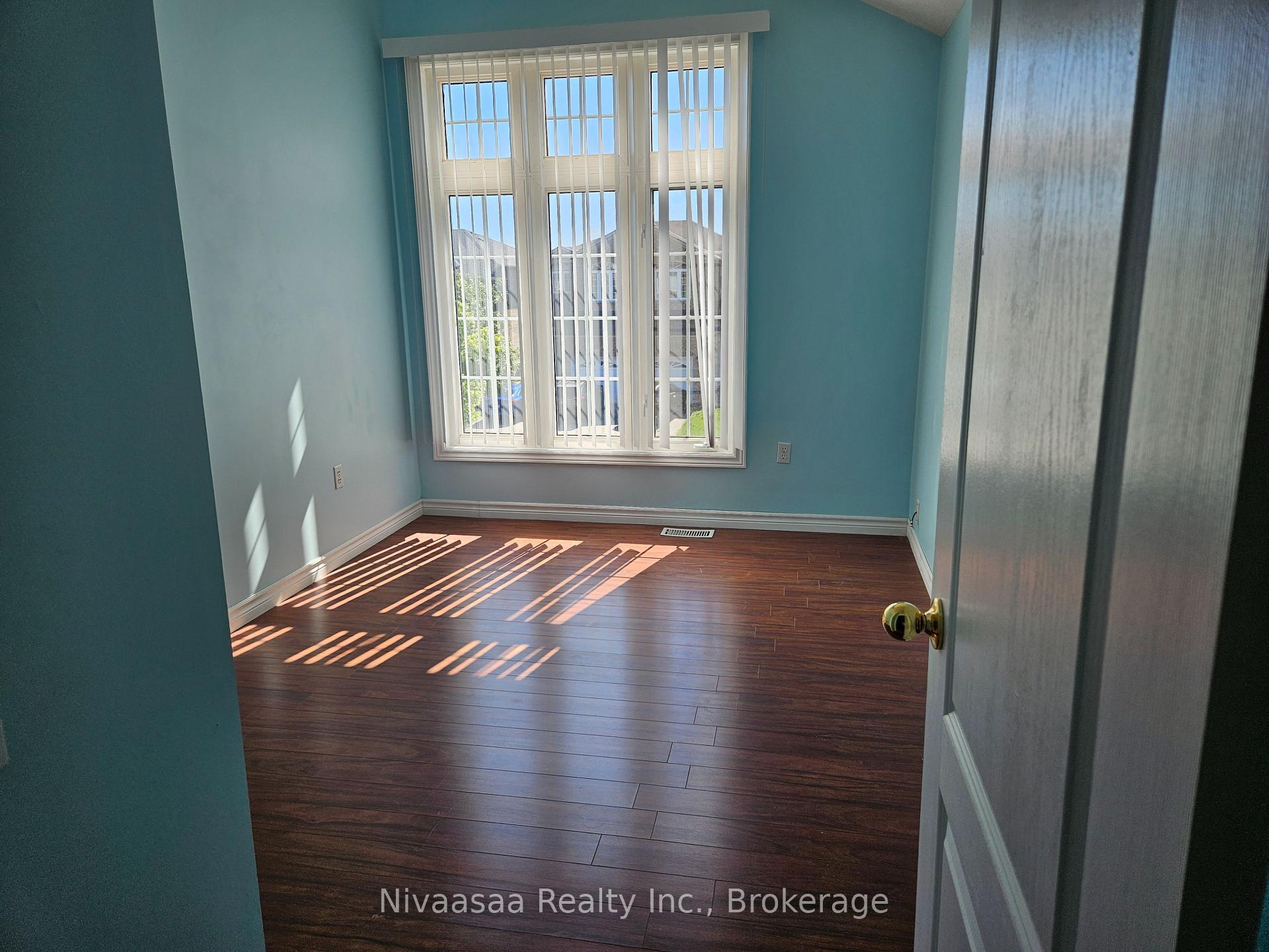 Photo 20 of 926 Ledbury Crescent, Mississauga, East Credit — HOMEH
