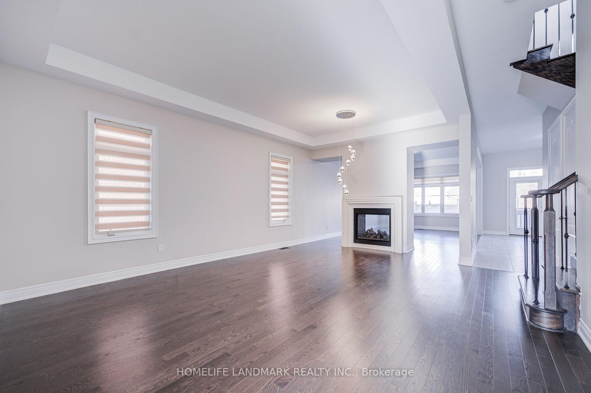 Photo 5 of 7 Malaspina Close, Brampton, Bram West — HOMEH