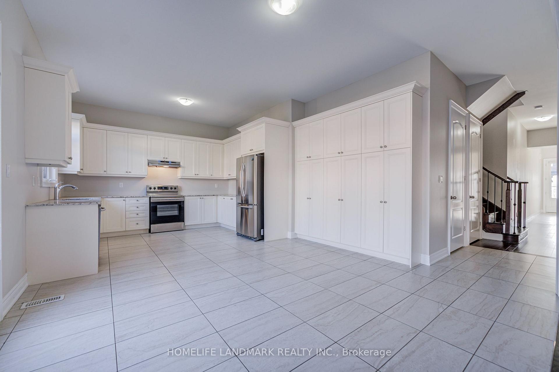 Photo 9 of 7 Malaspina Close, Brampton, Bram West — HOMEH