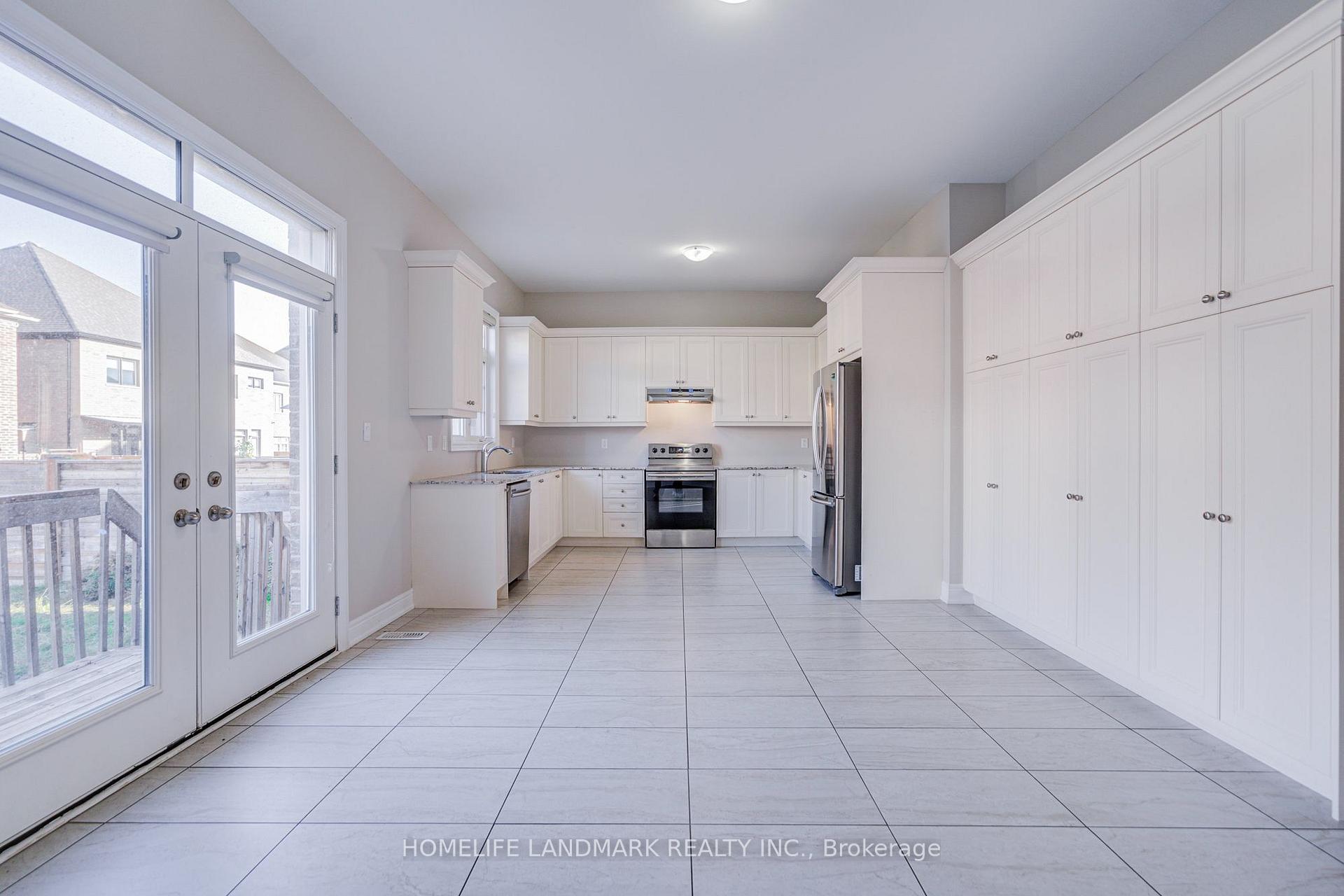 Photo 10 of 7 Malaspina Close, Brampton, Bram West — HOMEH