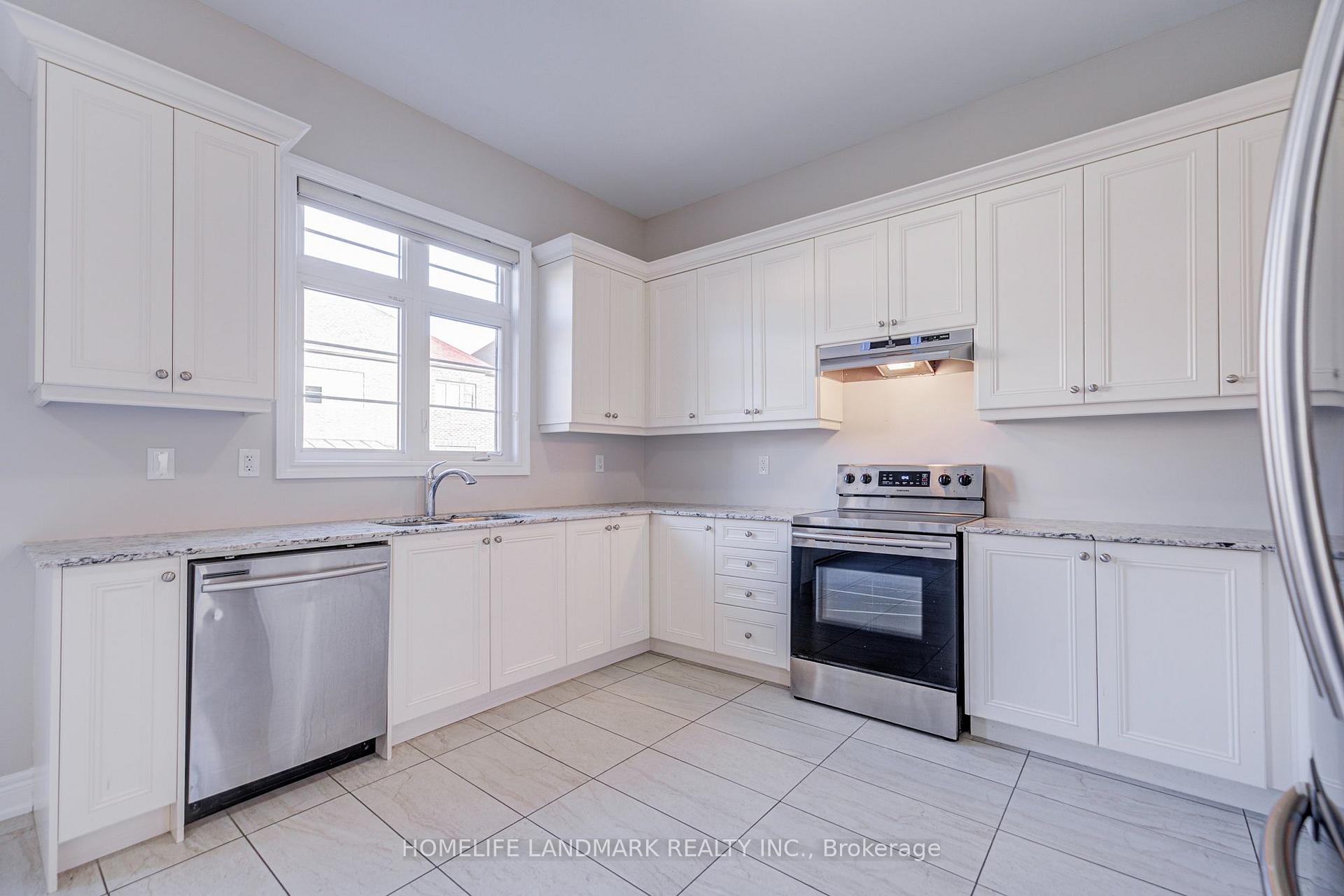 Photo 11 of 7 Malaspina Close, Brampton, Bram West — HOMEH