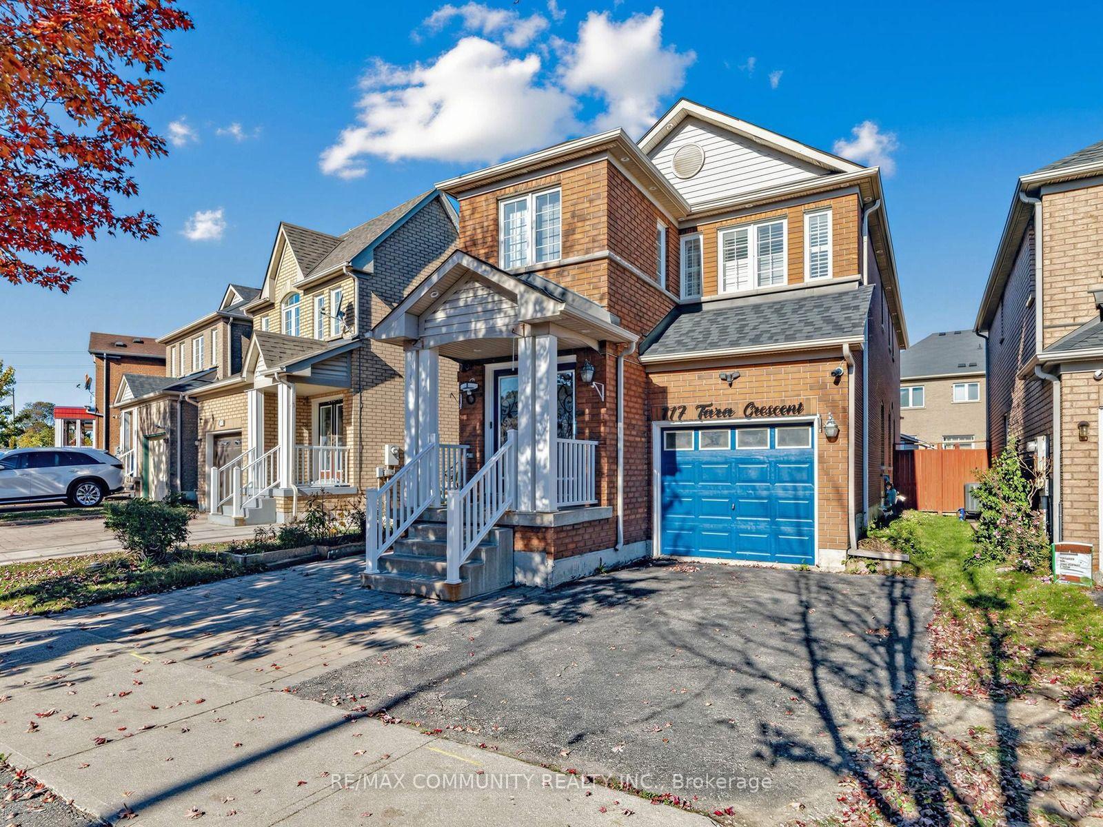 Photo 2 of 117 Tara Crescent, Markham, Cedarwood — HOMEH