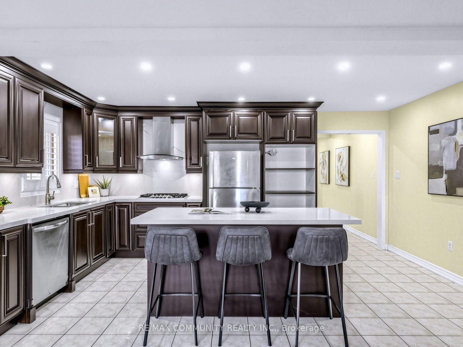 Photo 13 of 117 Tara Crescent, Markham, Cedarwood — HOMEH
