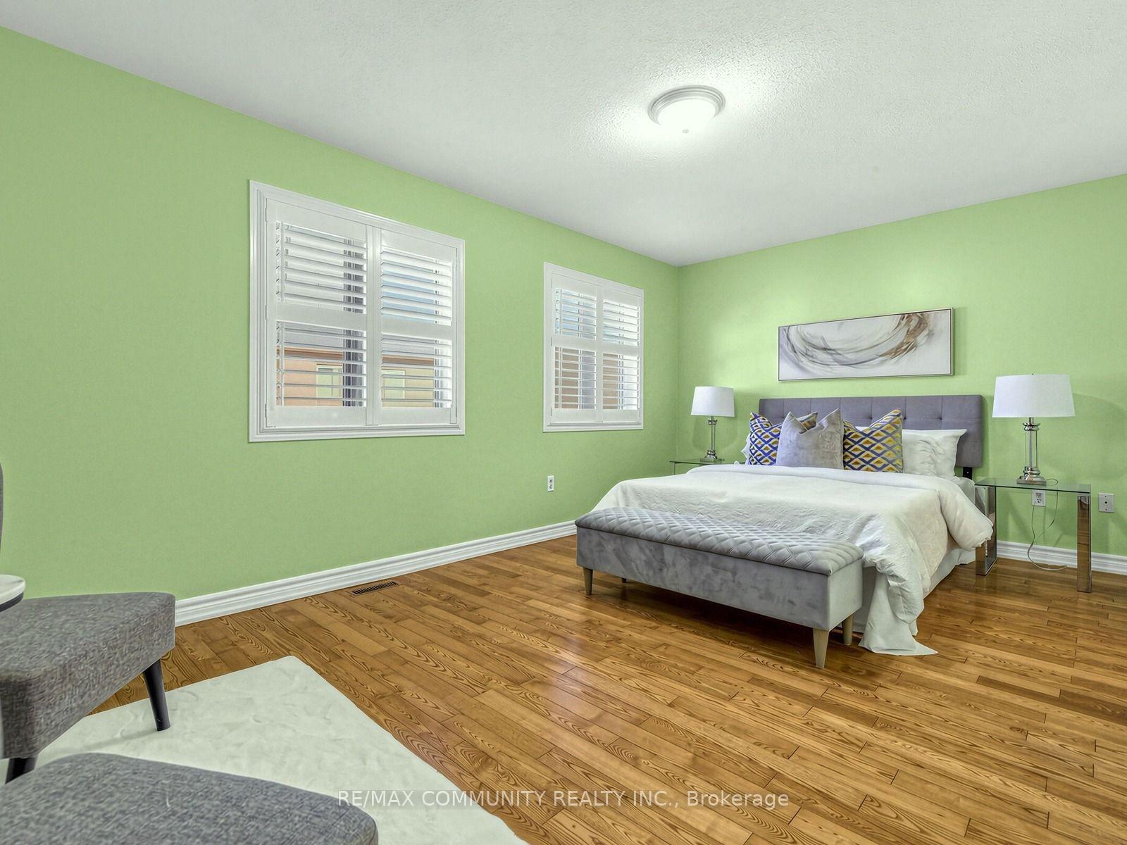 Photo 17 of 117 Tara Crescent, Markham, Cedarwood — HOMEH
