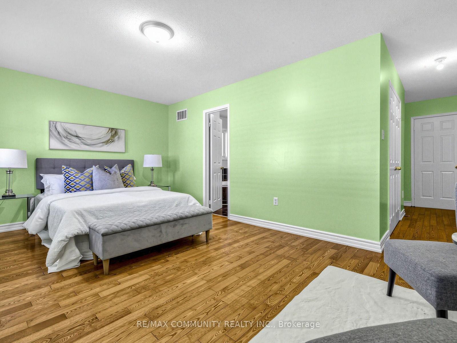 Photo 18 of 117 Tara Crescent, Markham, Cedarwood — HOMEH