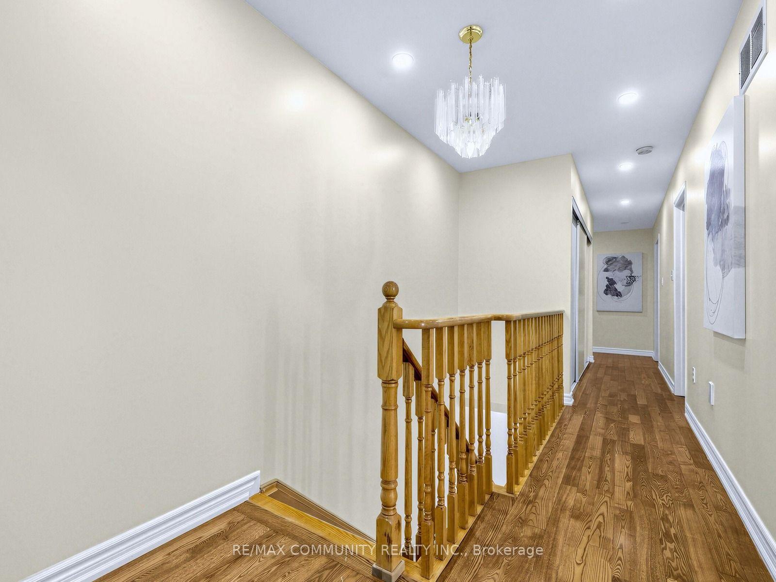 Photo 23 of 117 Tara Crescent, Markham, Cedarwood — HOMEH