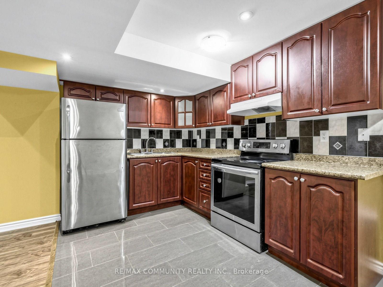 Photo 26 of 117 Tara Crescent, Markham, Cedarwood — HOMEH