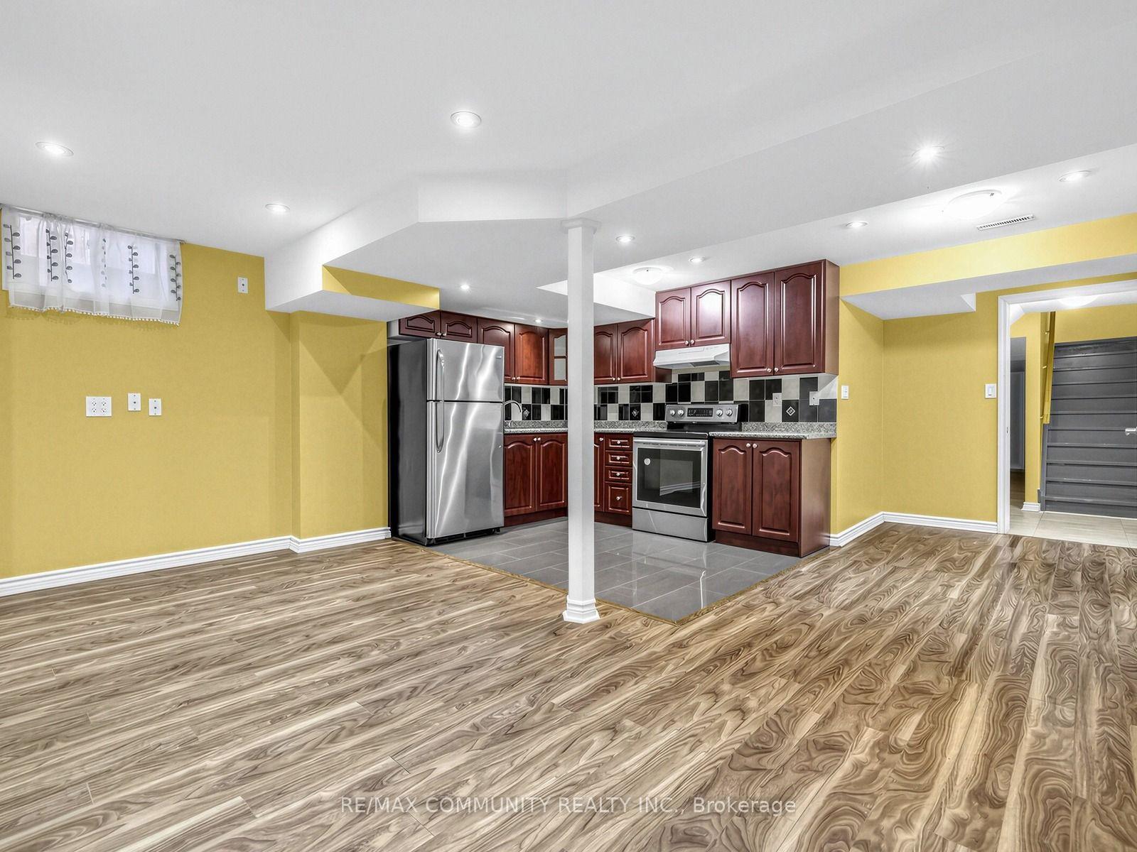 Photo 27 of 117 Tara Crescent, Markham, Cedarwood — HOMEH