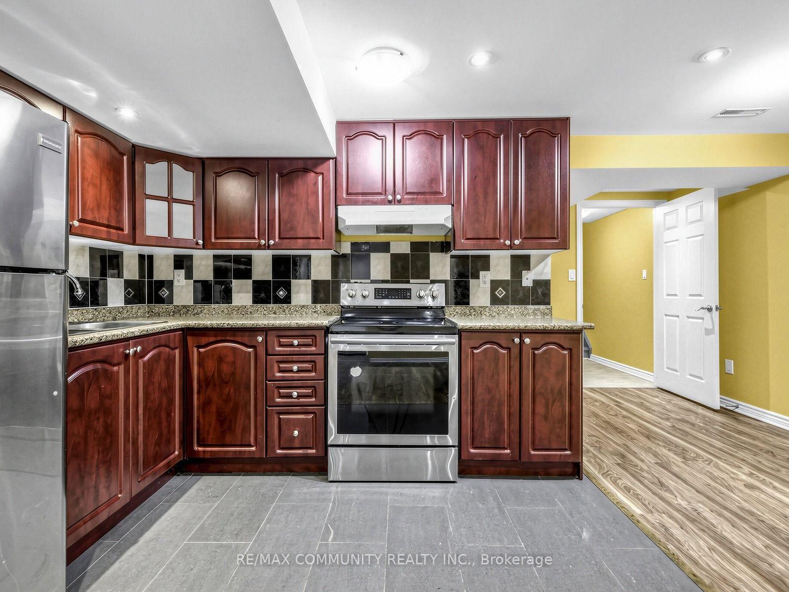 Photo 28 of 117 Tara Crescent, Markham, Cedarwood — HOMEH