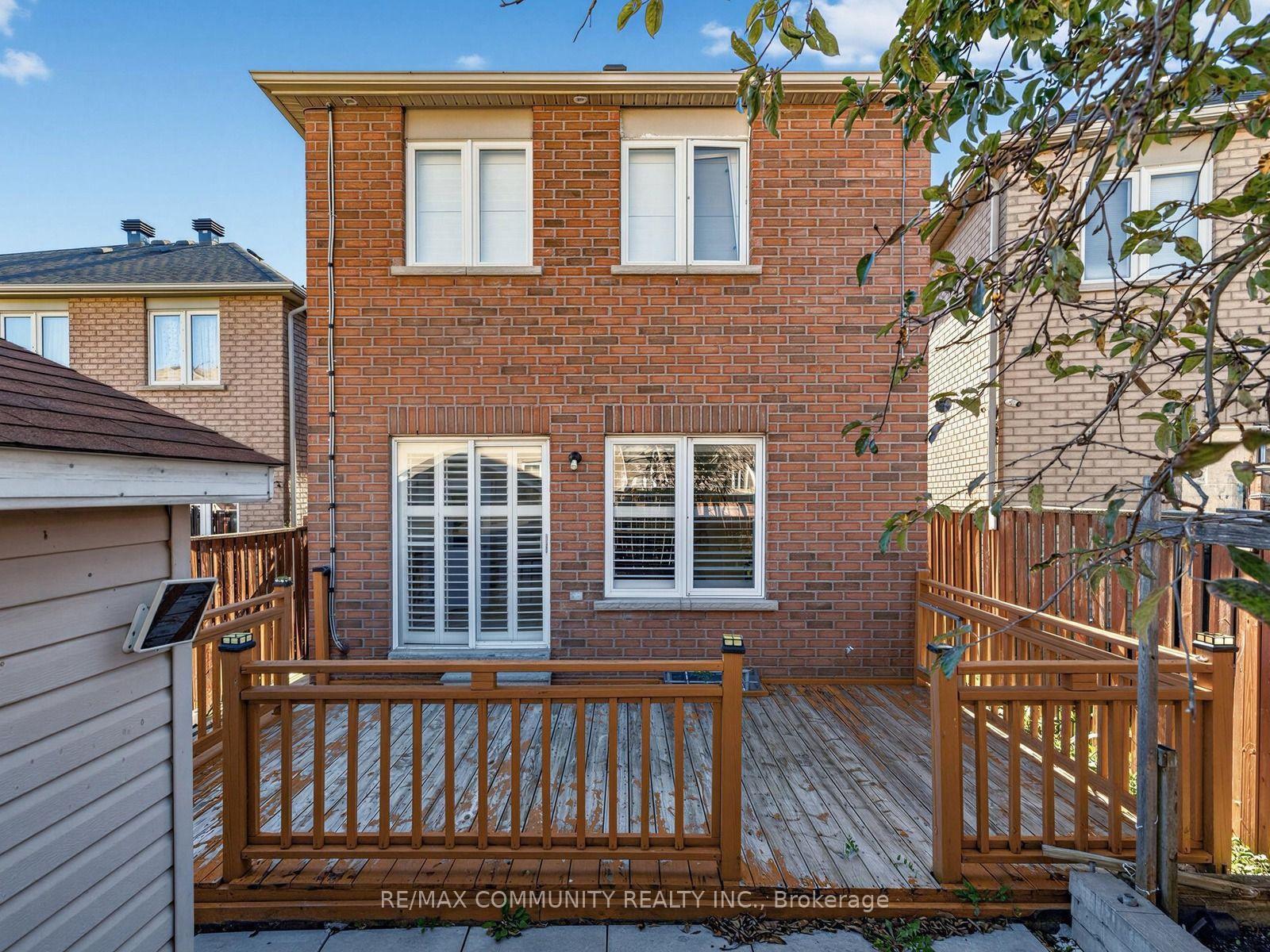 Photo 34 of 117 Tara Crescent, Markham, Cedarwood — HOMEH