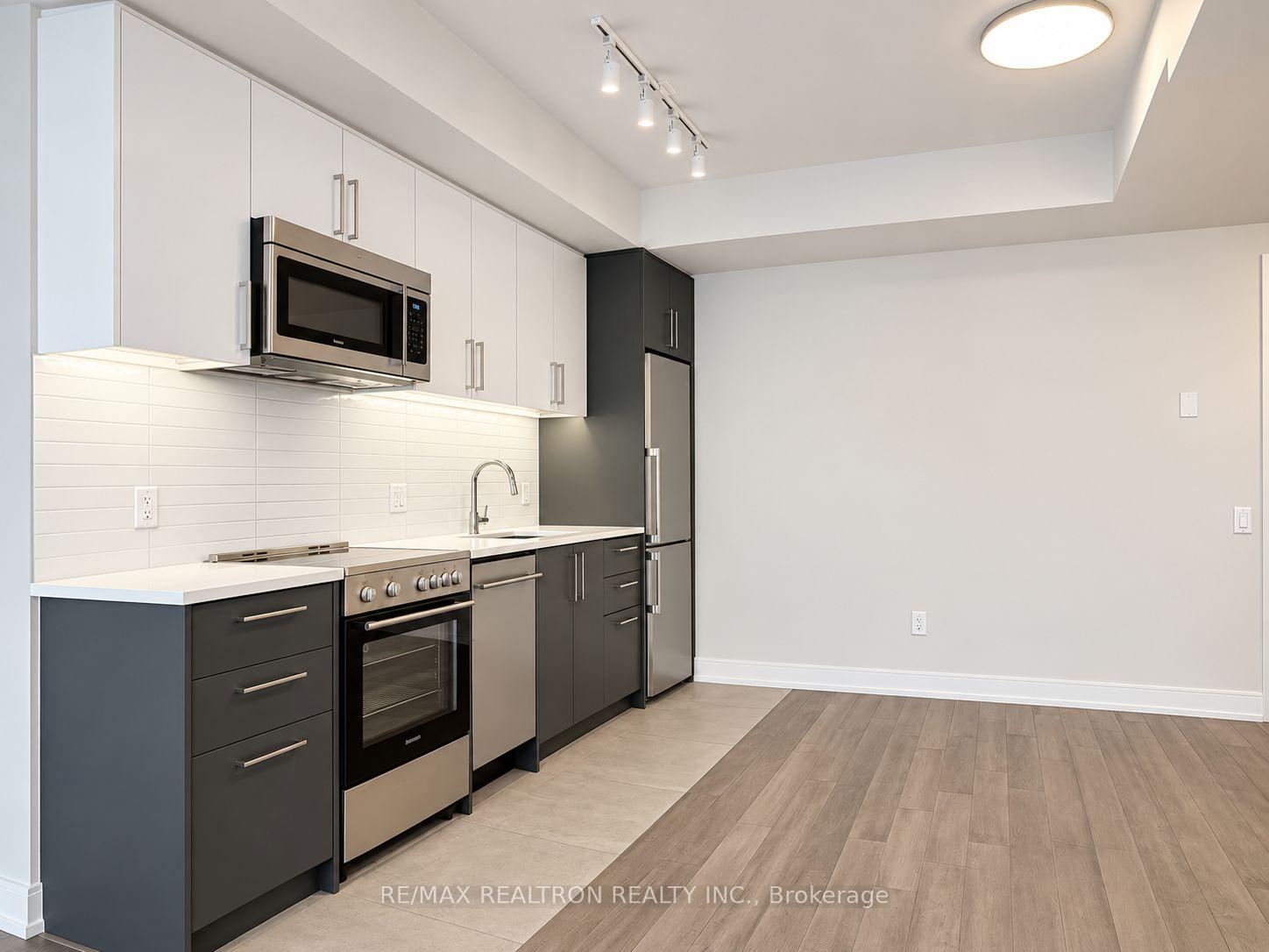 Photo 4 of Unit 103, 2525 Bathurst Street, Toronto, Forest Hill North — HOMEH