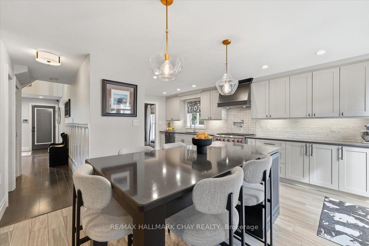 Photo 3 of 5 Draper Court, Whitby, Lynde Creek — HOMEH