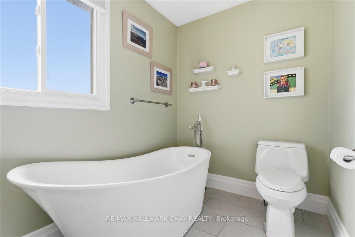Photo 25 of 5 Draper Court, Whitby, Lynde Creek — HOMEH