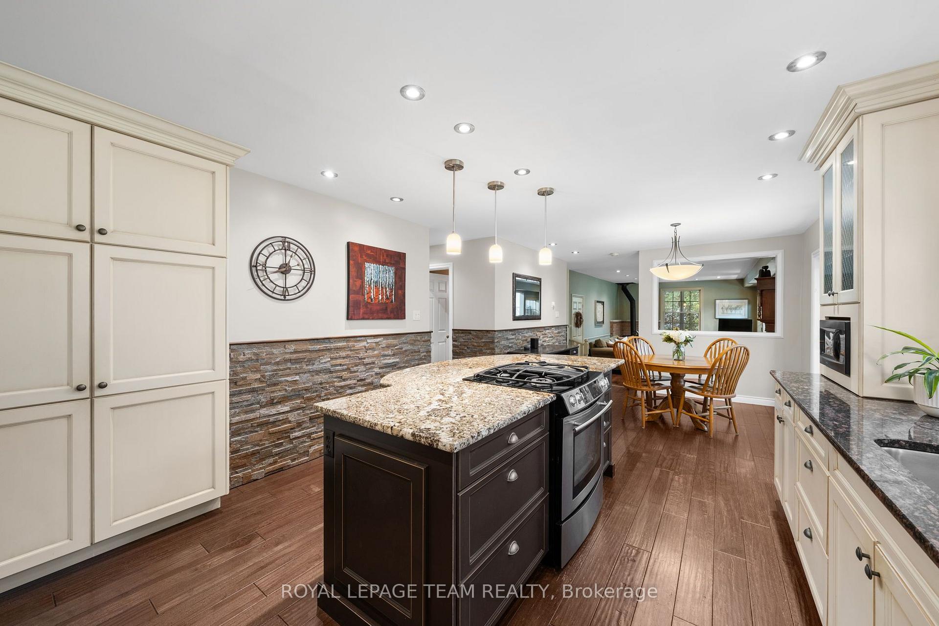 Photo 13 of 5532 Whitewood Avenue, Ottawa, Manotick Village & Manotick Estates — HOMEH