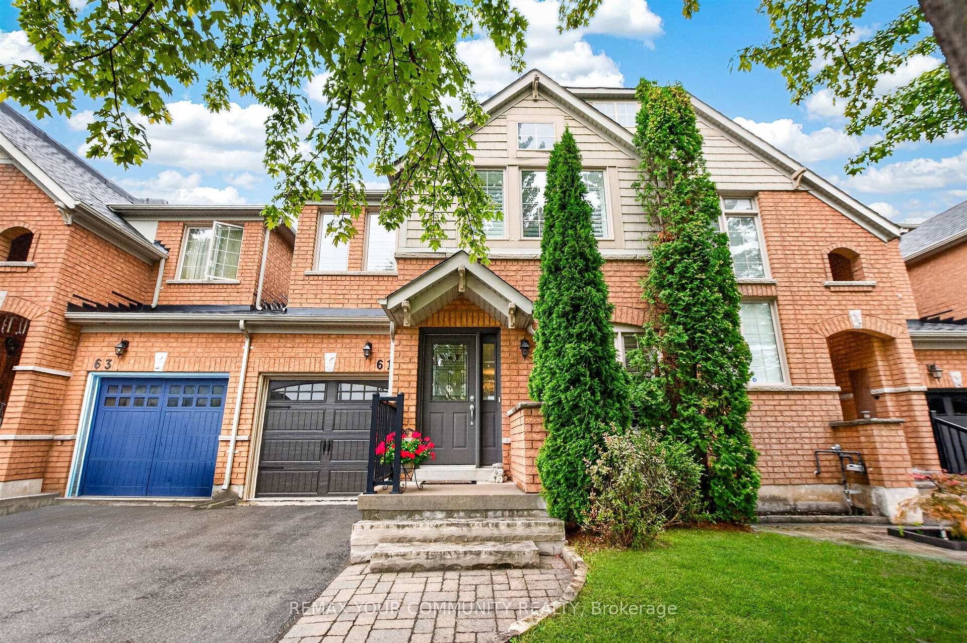 Photo 3 of 61 Cozens Drive, Richmond Hill, Oak Ridges — HOMEH
