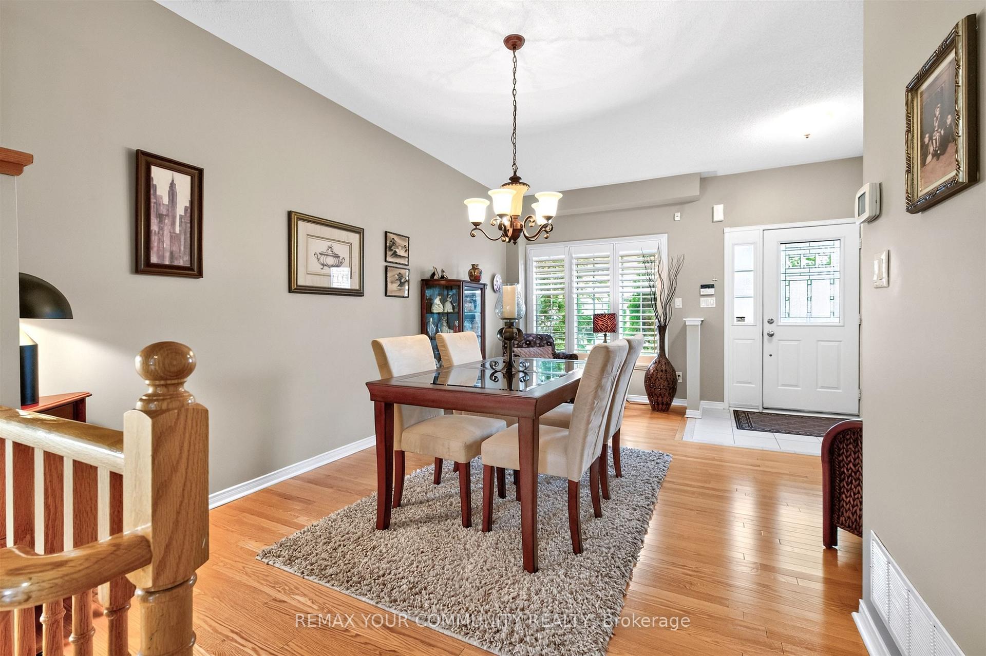 Photo 5 of 61 Cozens Drive, Richmond Hill, Oak Ridges — HOMEH