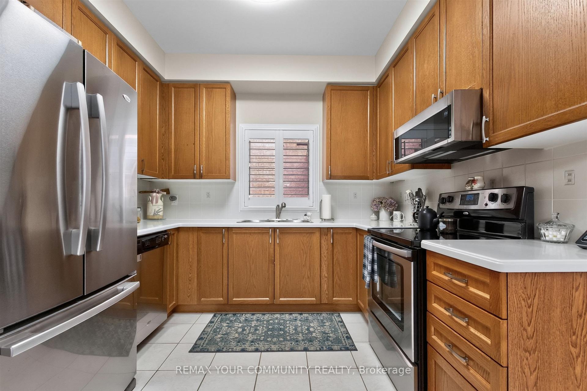 Photo 8 of 61 Cozens Drive, Richmond Hill, Oak Ridges — HOMEH