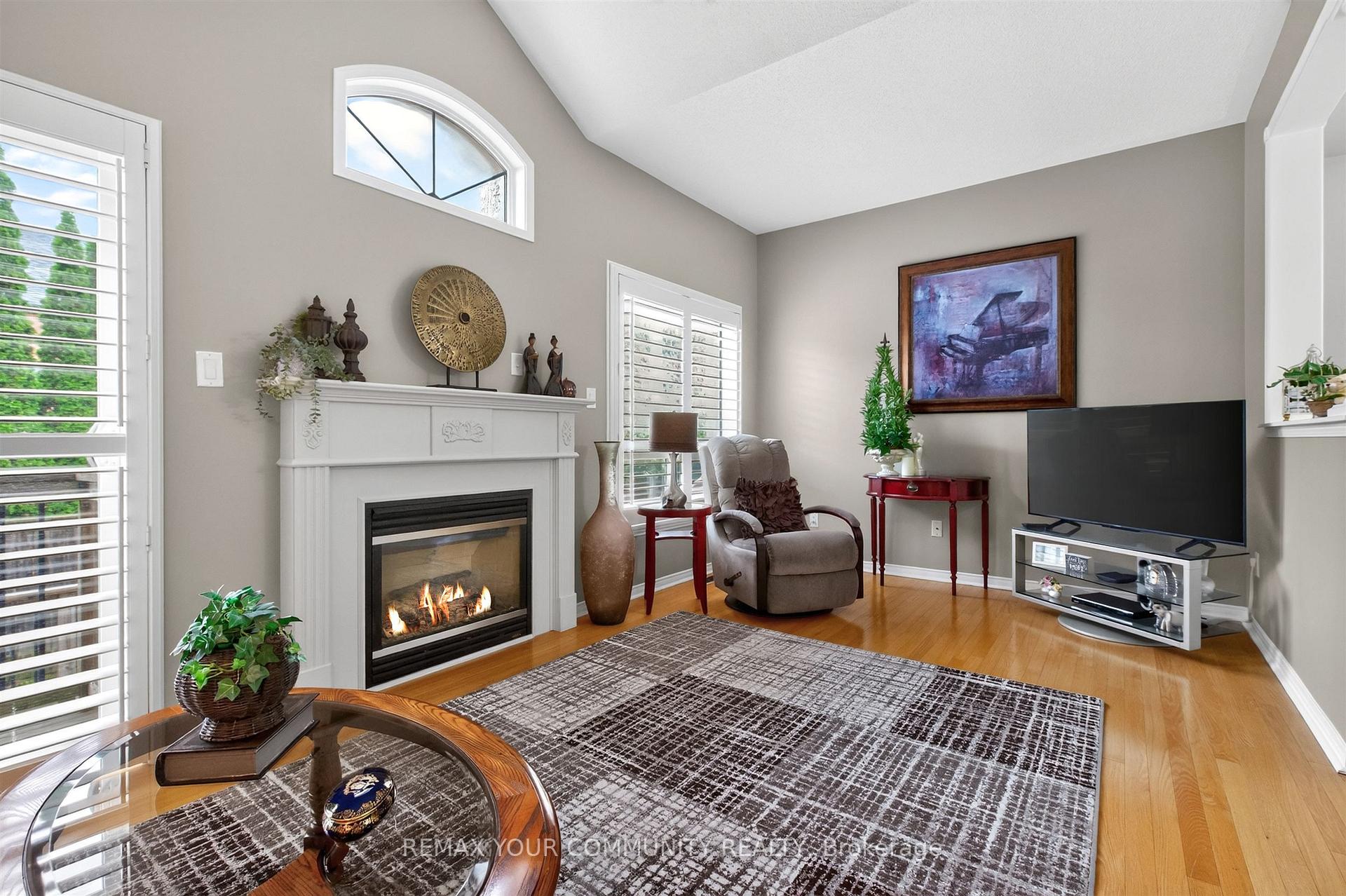 Photo 13 of 61 Cozens Drive, Richmond Hill, Oak Ridges — HOMEH