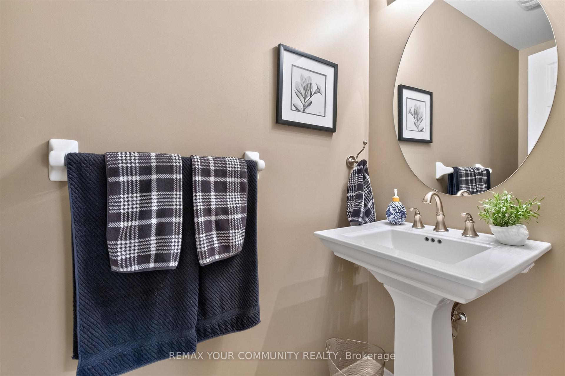 Photo 14 of 61 Cozens Drive, Richmond Hill, Oak Ridges — HOMEH