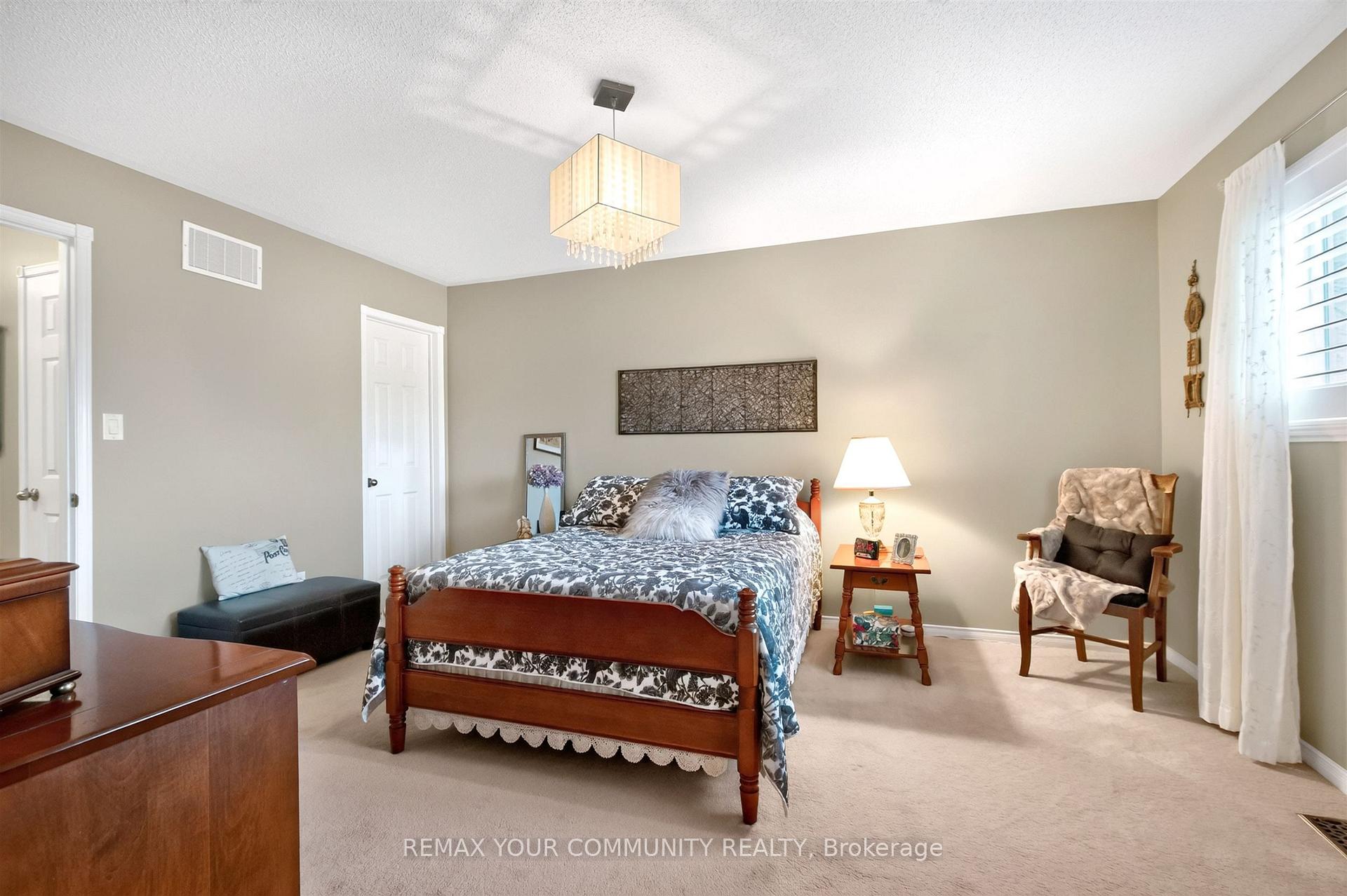 Photo 17 of 61 Cozens Drive, Richmond Hill, Oak Ridges — HOMEH