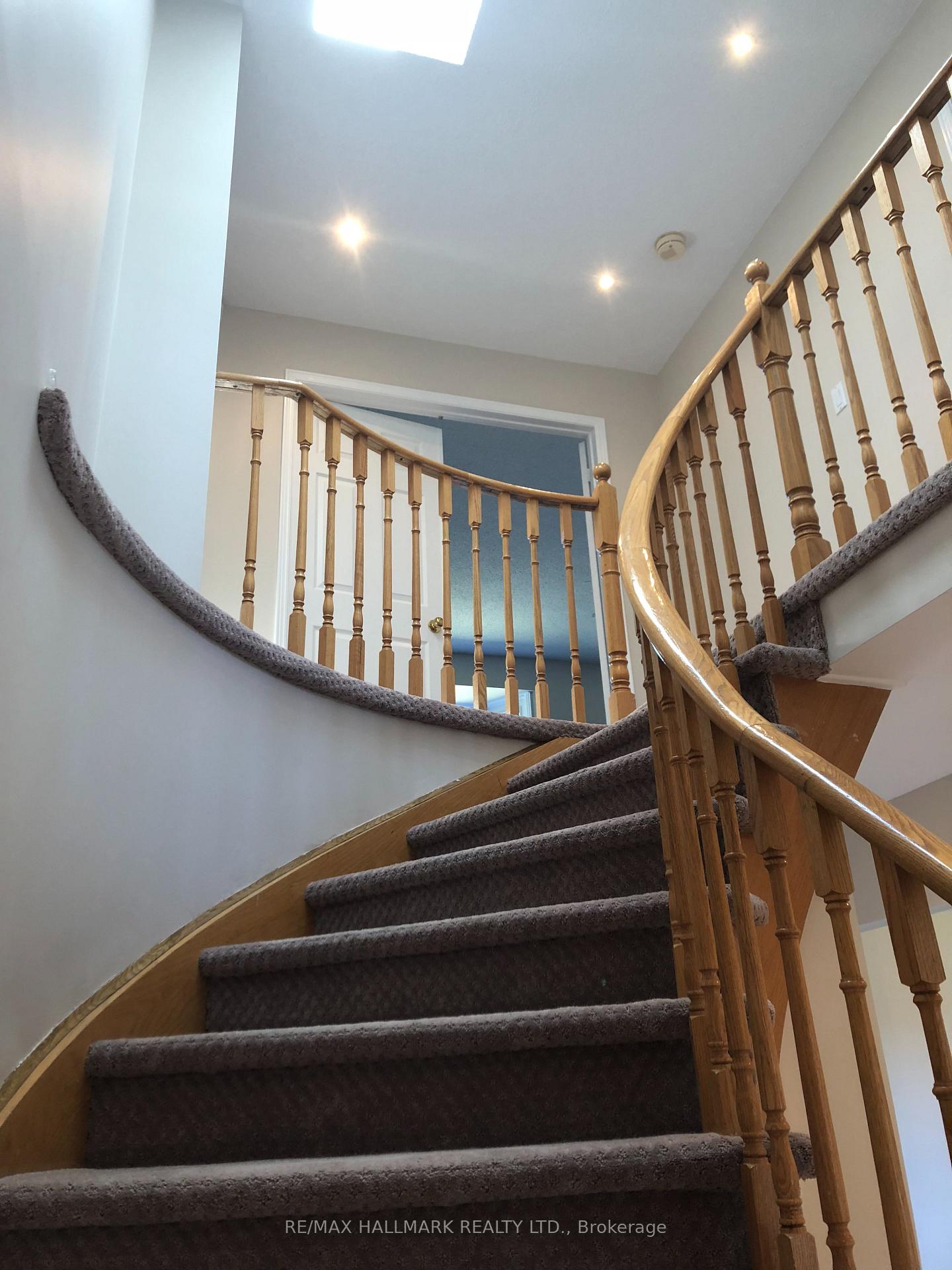 Photo 5 of 788 York Hill Boulevard, Vaughan, Crestwood-Springfarm-Yorkhill — HOMEH