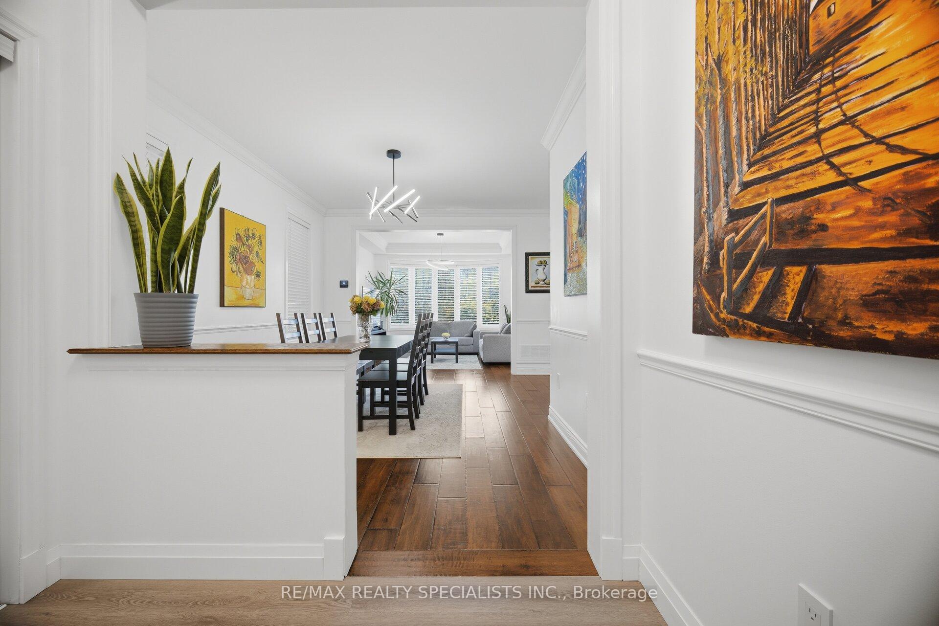 Photo 4 of 306 Montreal Circle, Hamilton, Winona Park — HOMEH