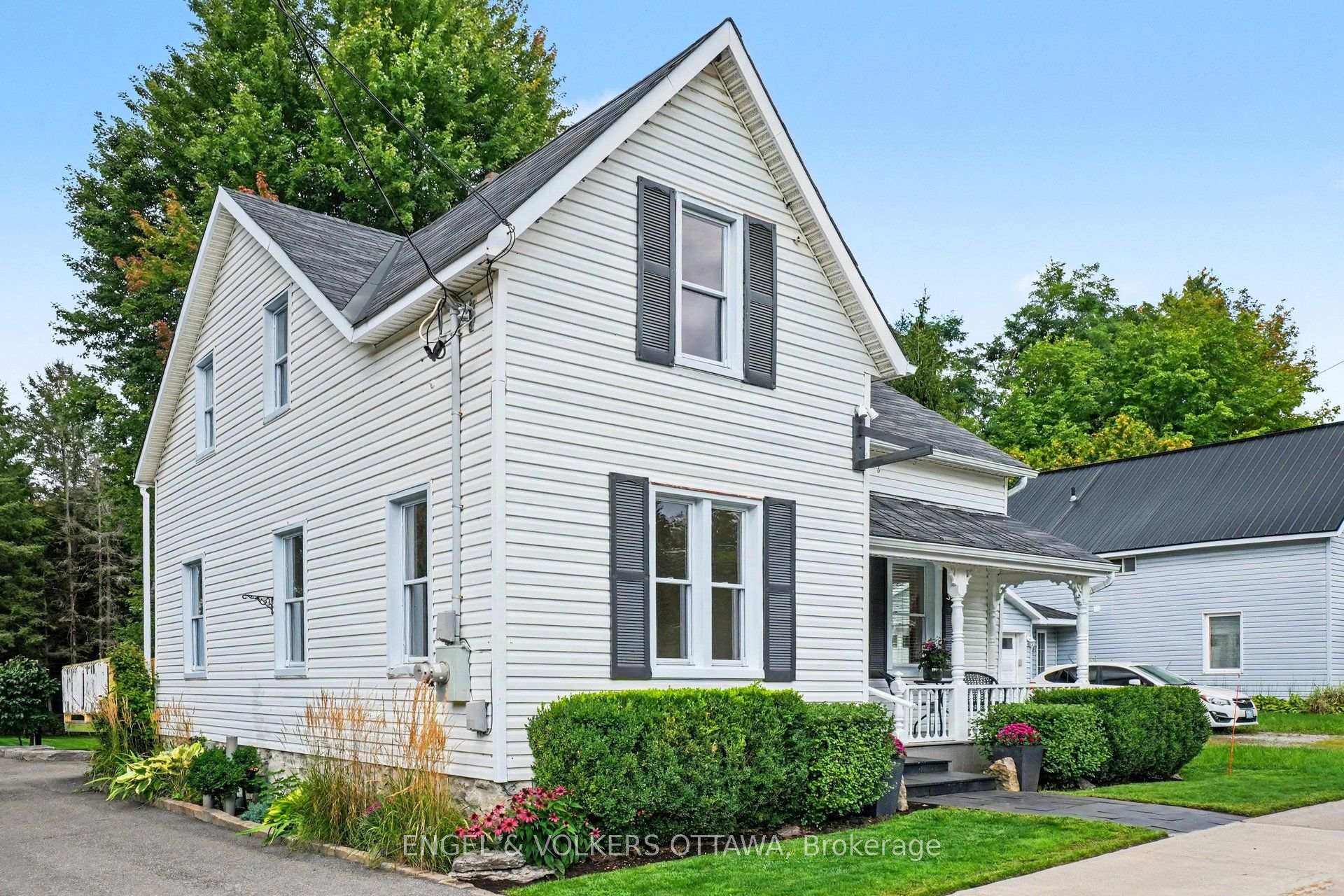 Photo 3 of 8169 Victoria Street, Ottawa, Metcalfe — HOMEH