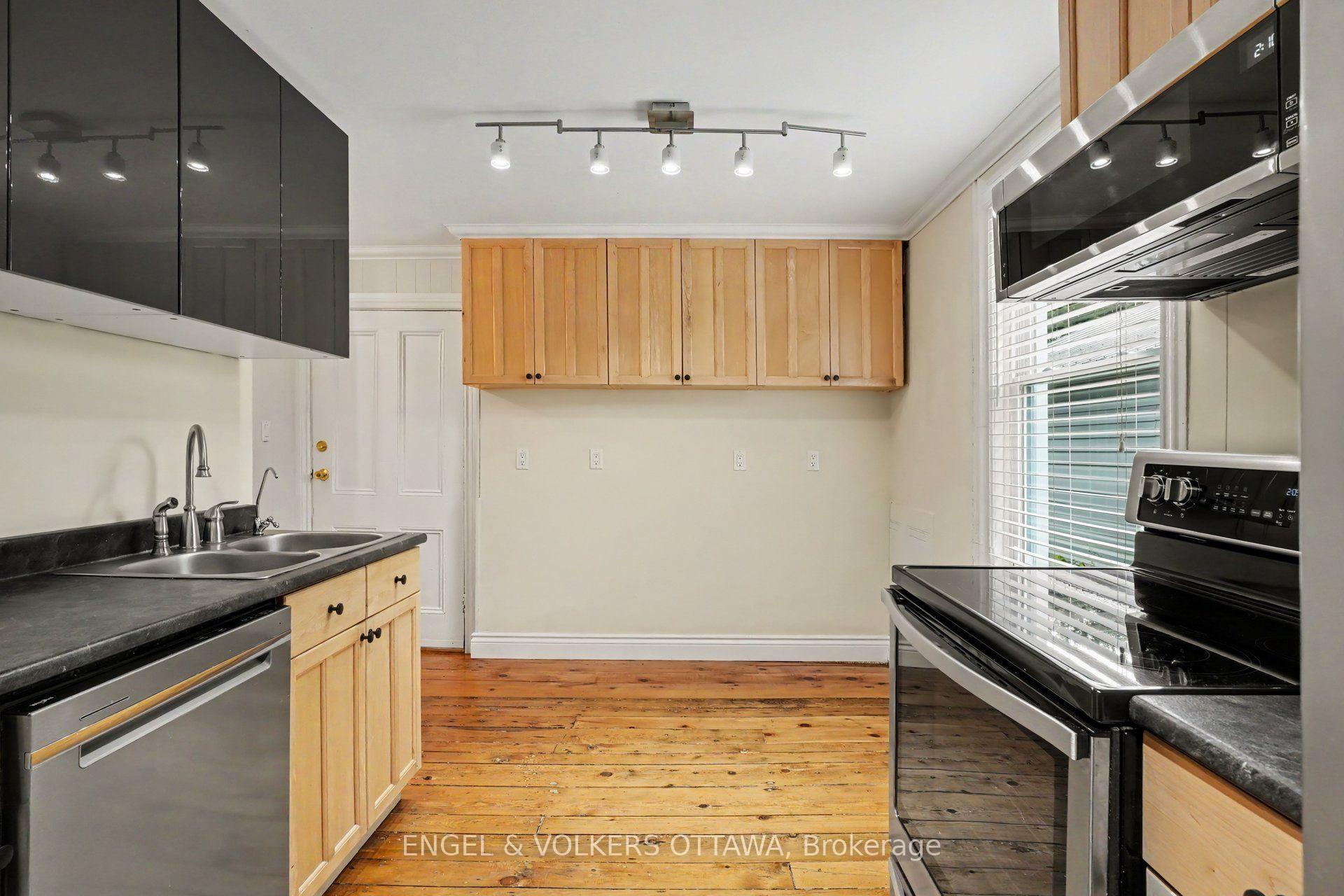 Photo 10 of 8169 Victoria Street, Ottawa, Metcalfe — HOMEH