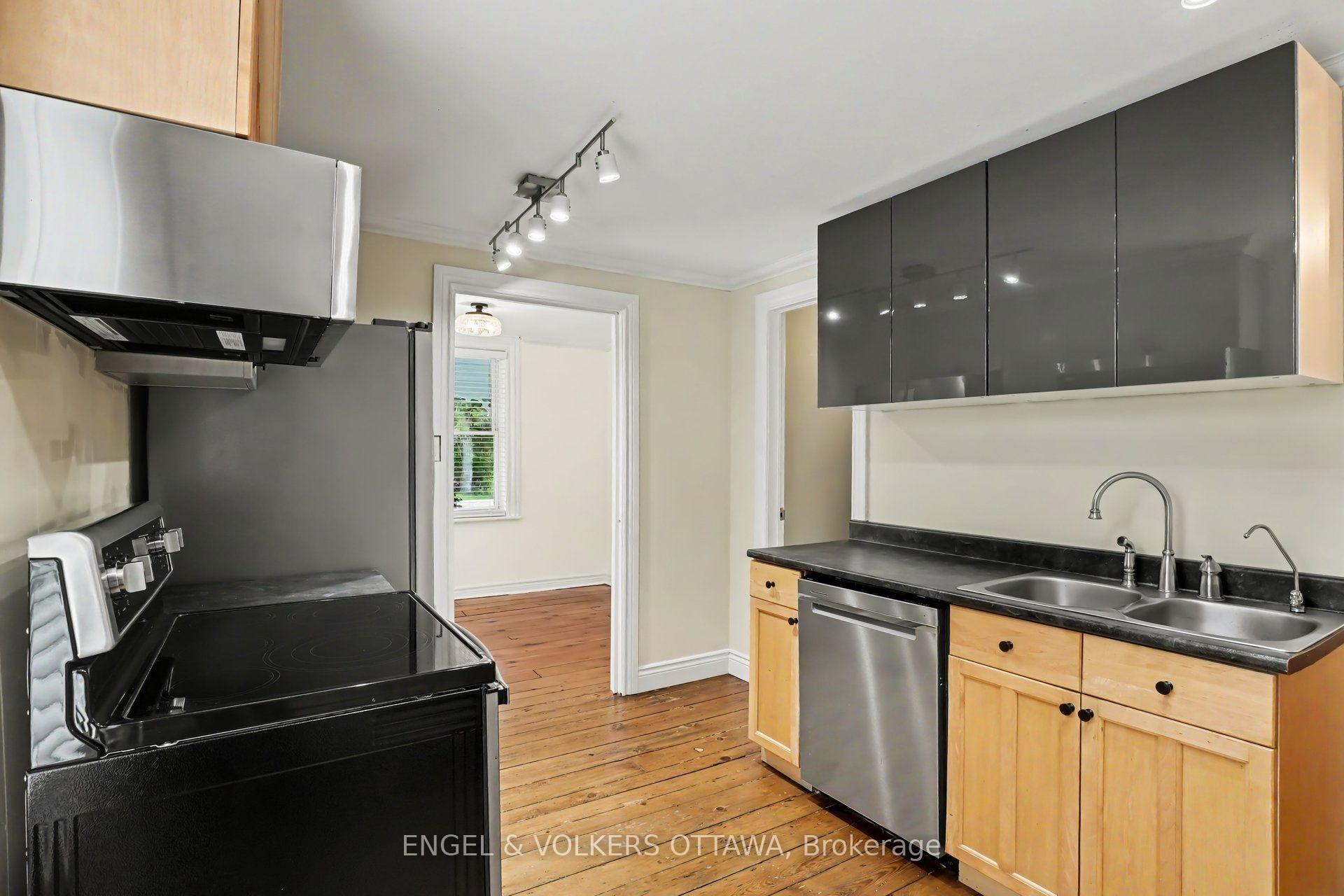 Photo 11 of 8169 Victoria Street, Ottawa, Metcalfe — HOMEH