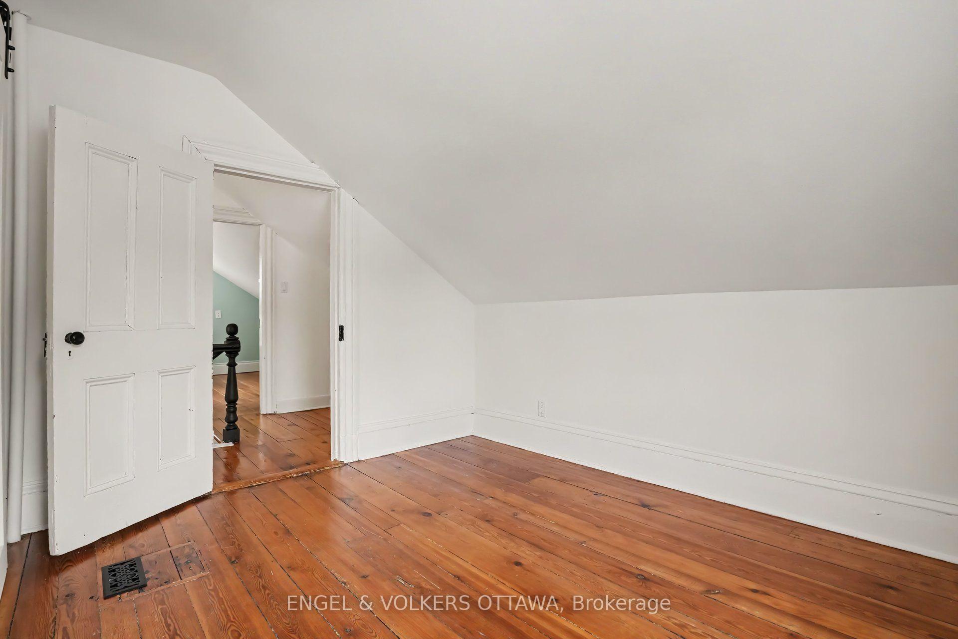 Photo 23 of 8169 Victoria Street, Ottawa, Metcalfe — HOMEH