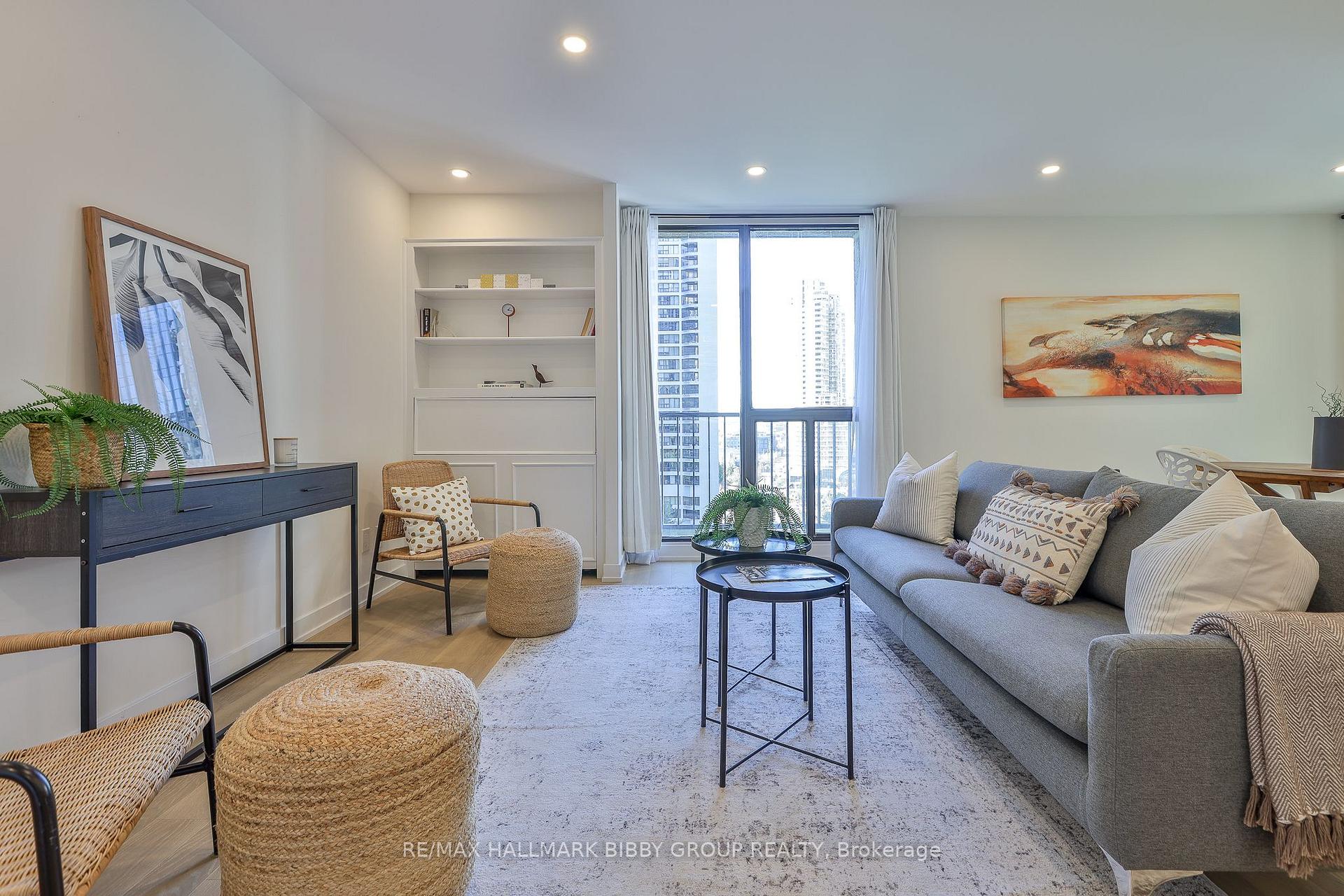 Photo 2 of Unit 1434, 33 Harbour Square, Toronto, Waterfront Communities — HOMEH