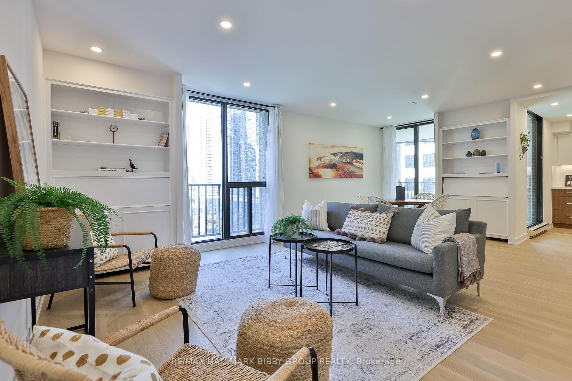 Photo 3 of Unit 1434, 33 Harbour Square, Toronto, Waterfront Communities — HOMEH