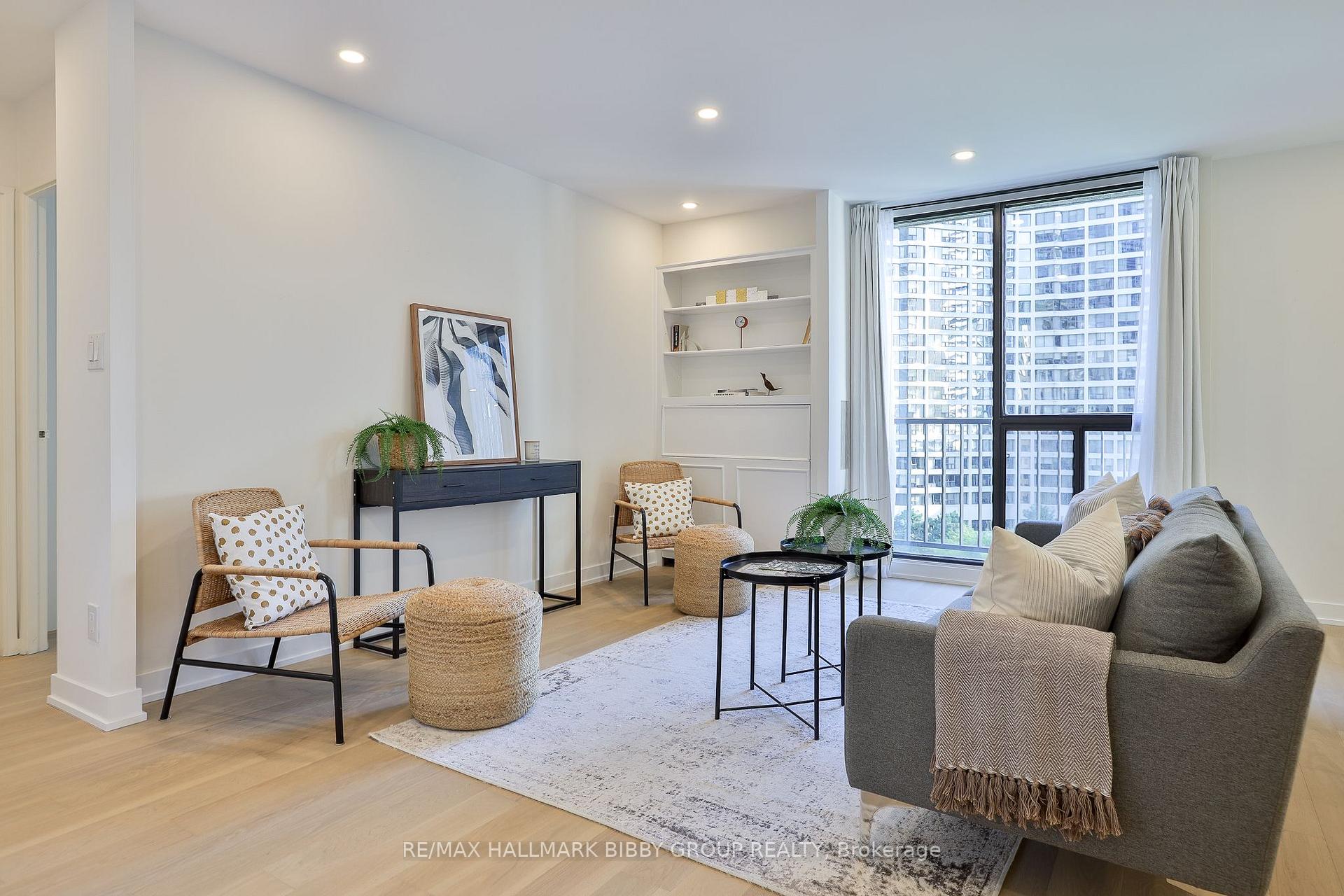 Photo 4 of Unit 1434, 33 Harbour Square, Toronto, Waterfront Communities — HOMEH