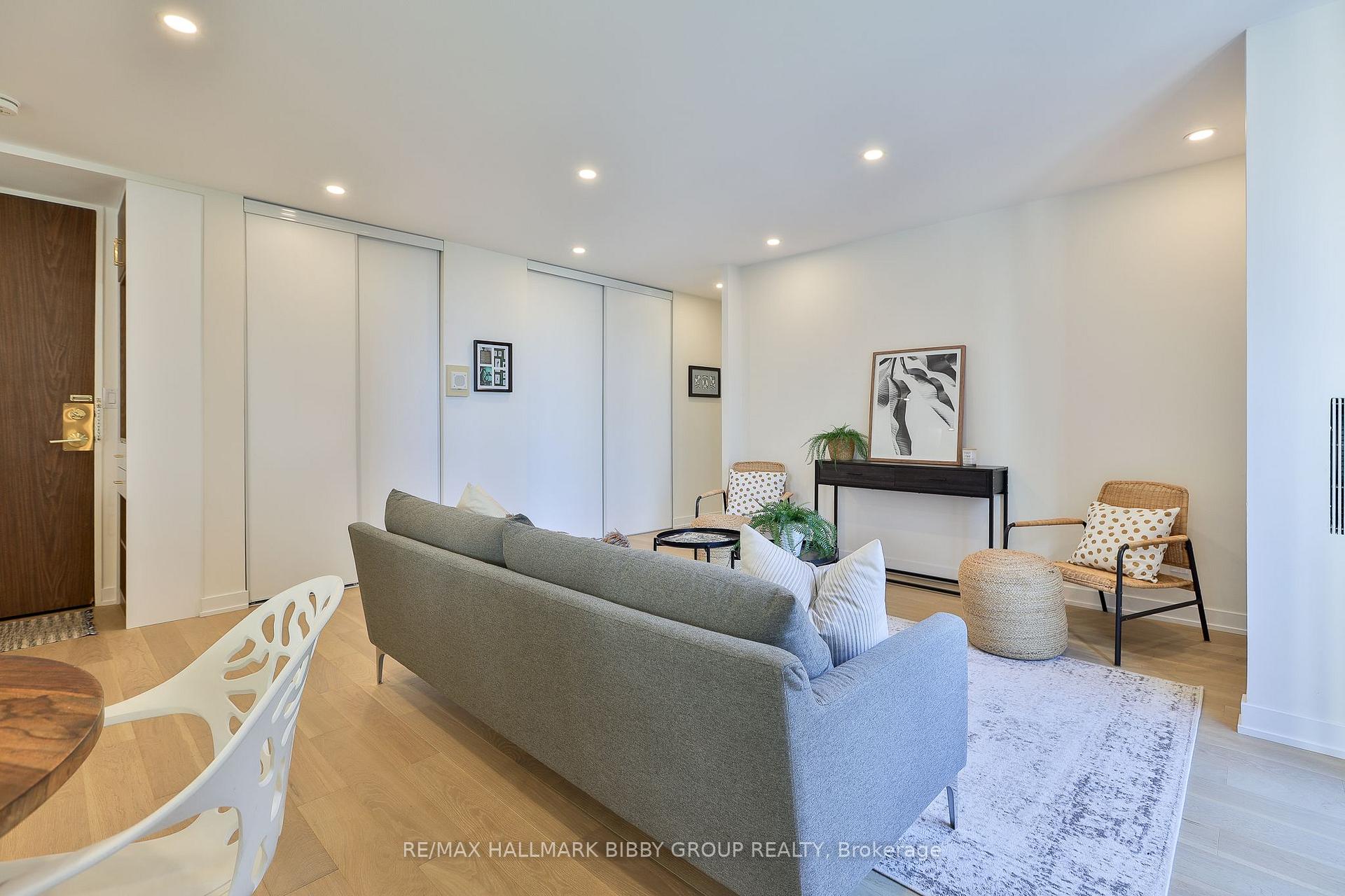 Photo 8 of Unit 1434, 33 Harbour Square, Toronto, Waterfront Communities — HOMEH