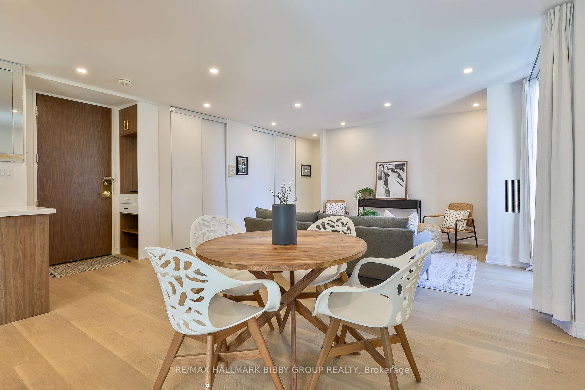 Photo 14 of Unit 1434, 33 Harbour Square, Toronto, Waterfront Communities — HOMEH