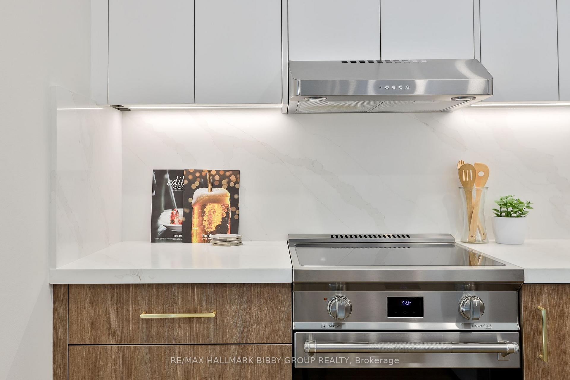 Photo 19 of Unit 1434, 33 Harbour Square, Toronto, Waterfront Communities — HOMEH