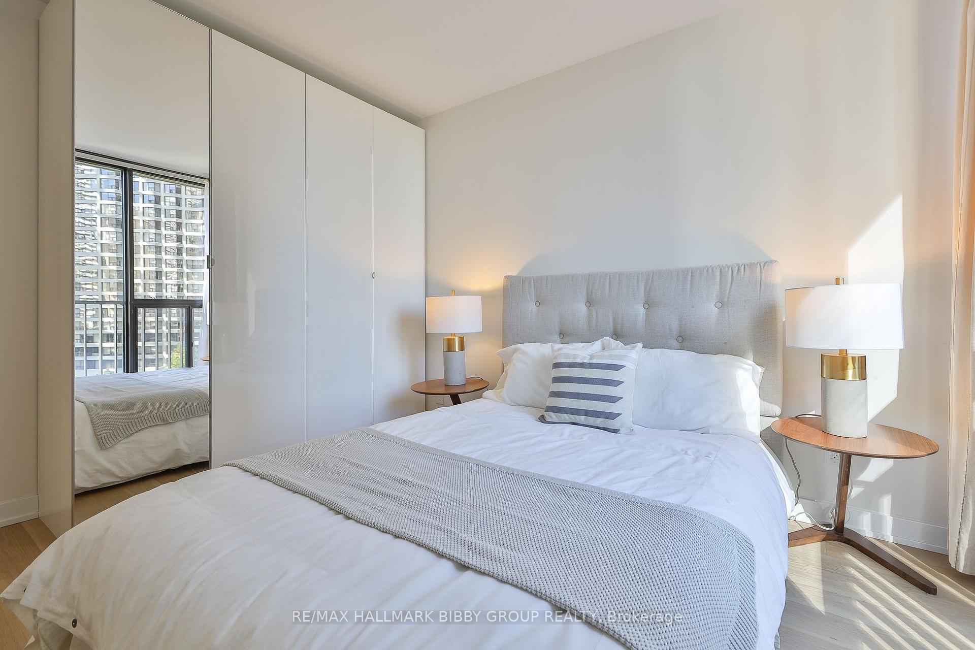 Photo 23 of Unit 1434, 33 Harbour Square, Toronto, Waterfront Communities — HOMEH