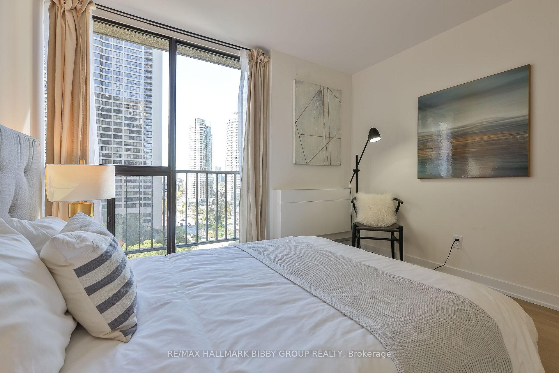 Photo 24 of Unit 1434, 33 Harbour Square, Toronto, Waterfront Communities — HOMEH
