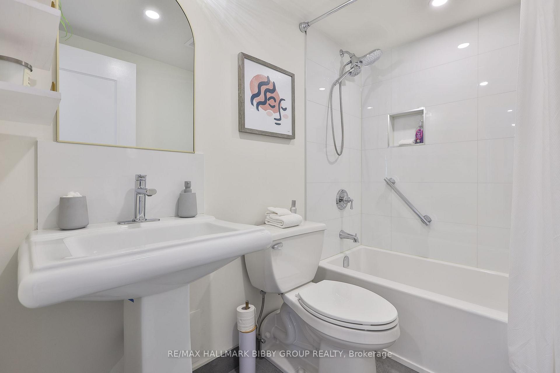 Photo 25 of Unit 1434, 33 Harbour Square, Toronto, Waterfront Communities — HOMEH