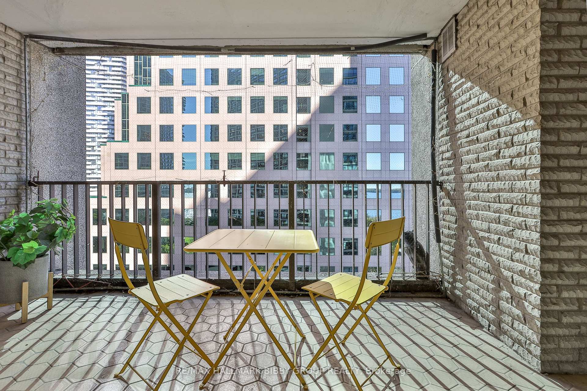 Photo 26 of Unit 1434, 33 Harbour Square, Toronto, Waterfront Communities — HOMEH