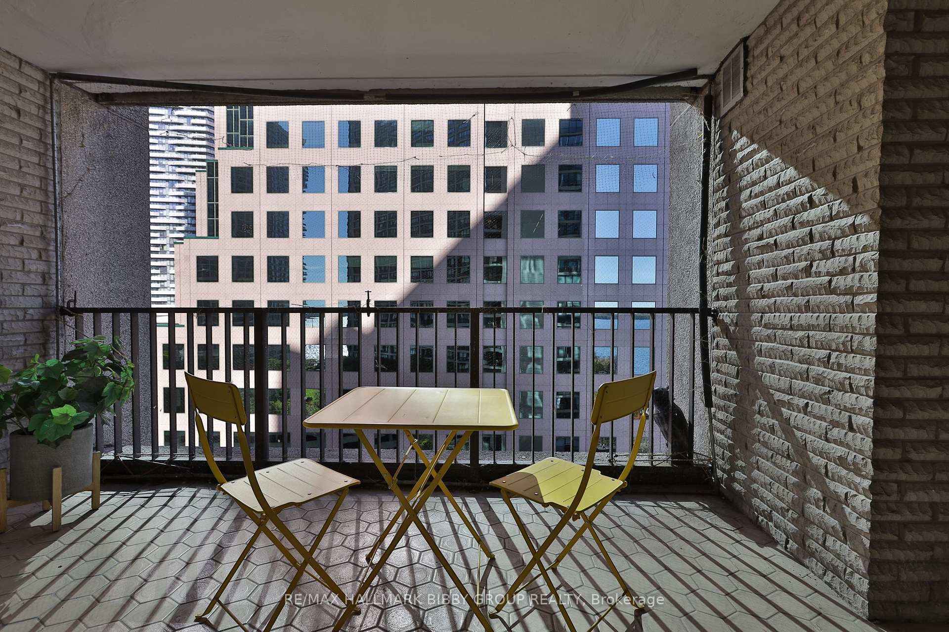 Photo 29 of Unit 1434, 33 Harbour Square, Toronto, Waterfront Communities — HOMEH