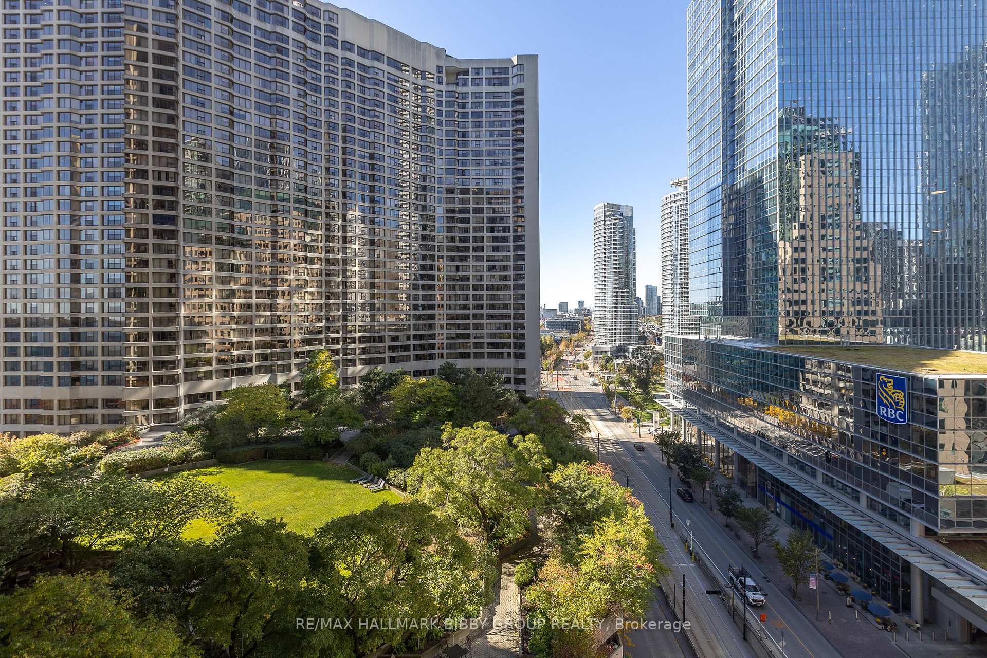 Photo 36 of Unit 1434, 33 Harbour Square, Toronto, Waterfront Communities — HOMEH