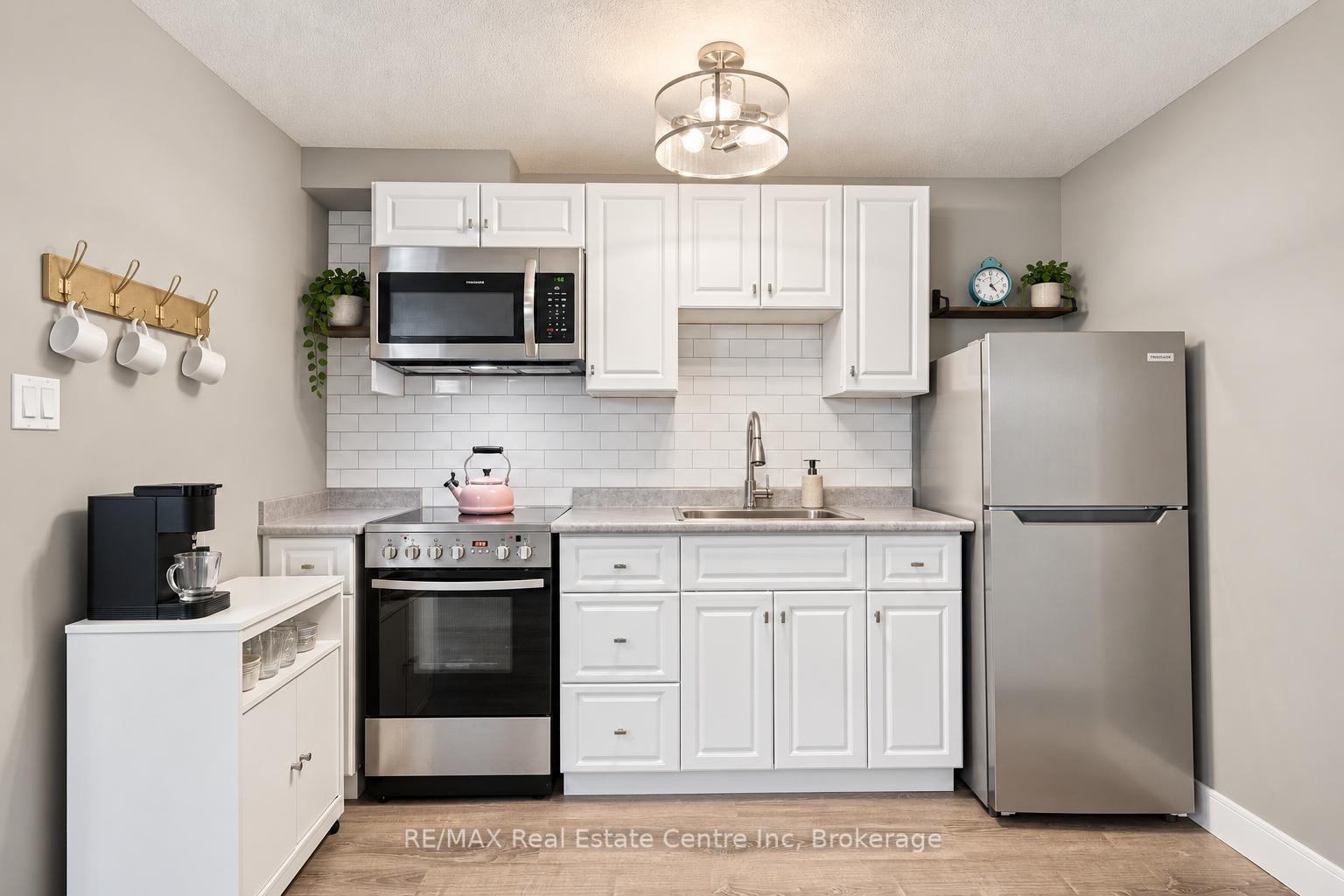 Photo 36 of 66 Waverley Drive, Guelph, Riverside Park — HOMEH