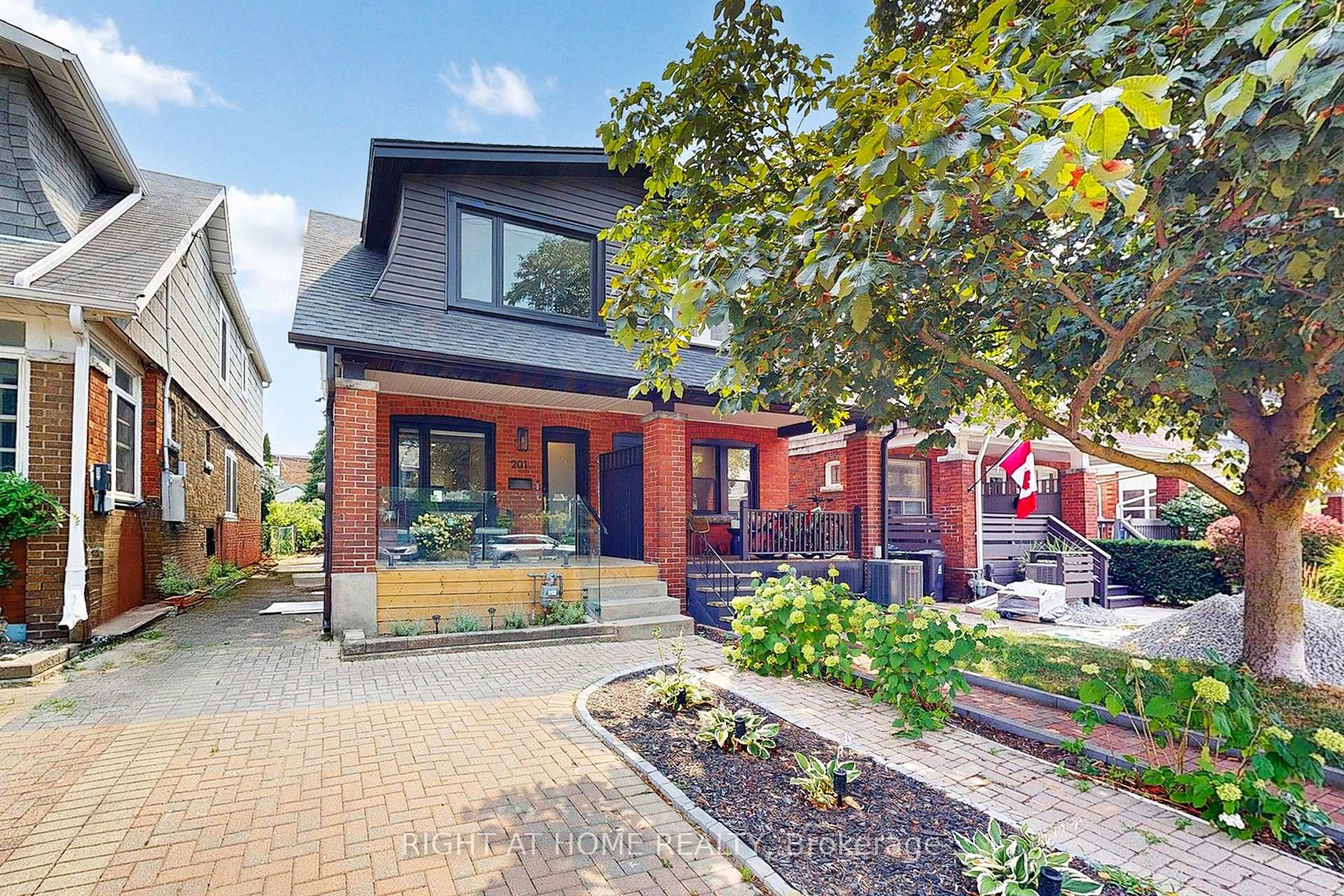 Photo 2 of 201 Springdale Boulevard, Toronto, Danforth Village-East York — HOMEH