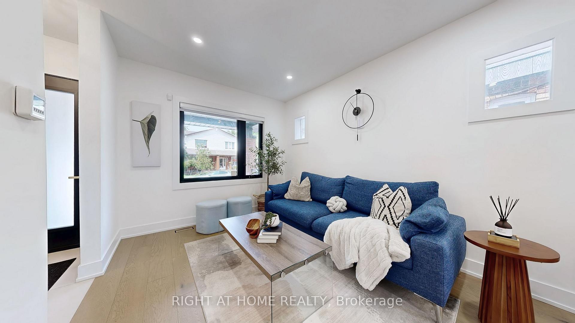Photo 4 of 201 Springdale Boulevard, Toronto, Danforth Village-East York — HOMEH