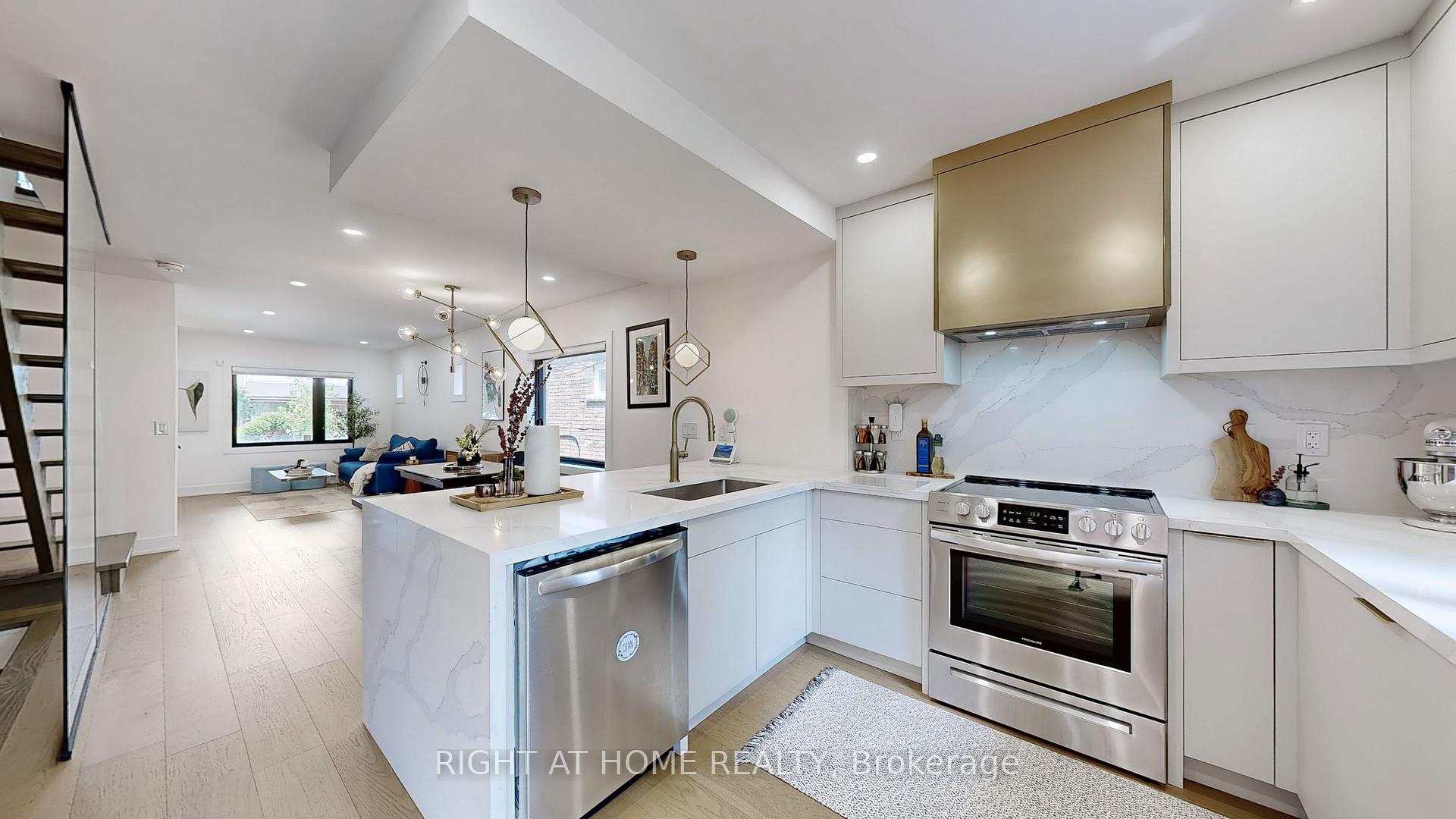 Photo 11 of 201 Springdale Boulevard, Toronto, Danforth Village-East York — HOMEH