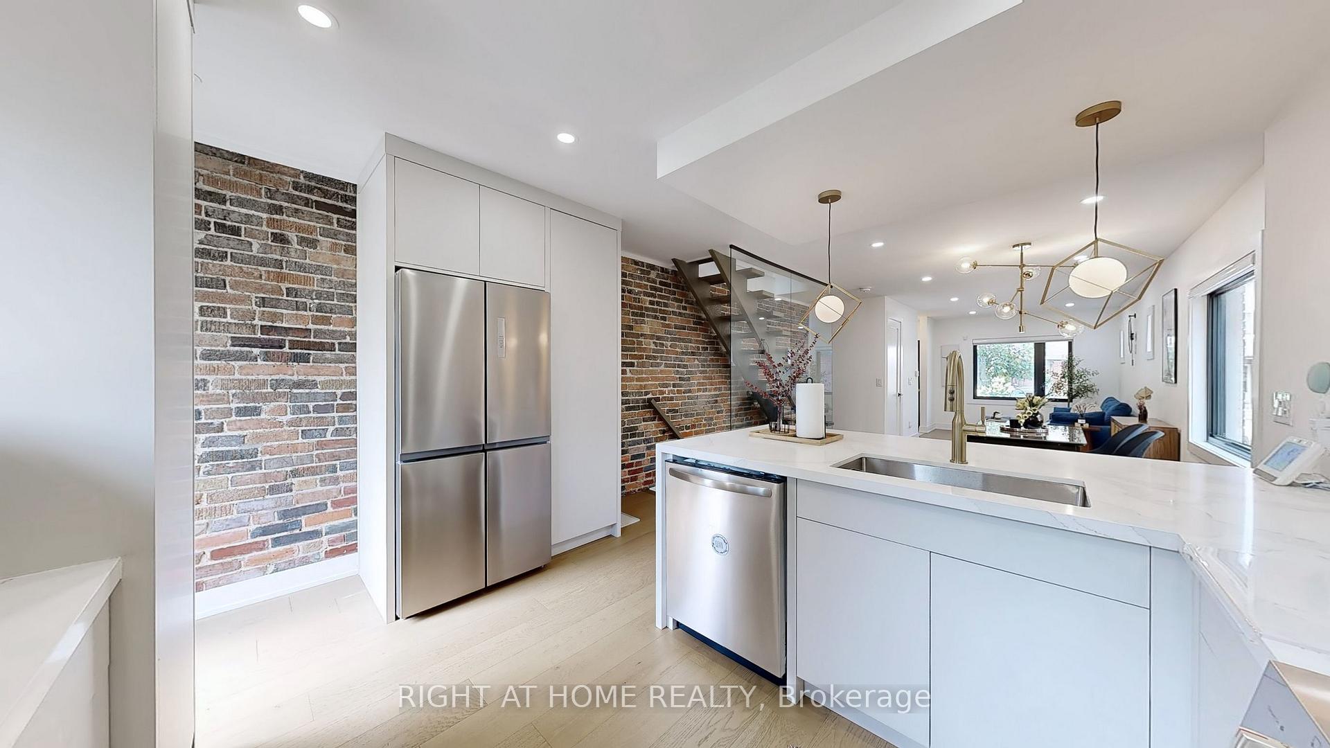 Photo 12 of 201 Springdale Boulevard, Toronto, Danforth Village-East York — HOMEH