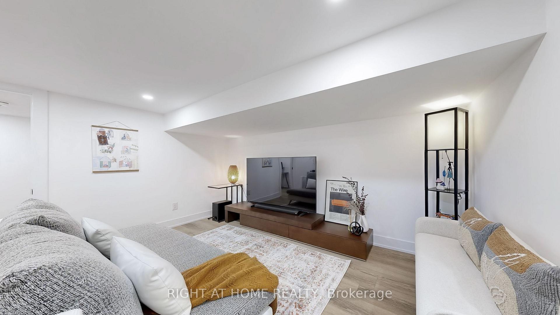 Photo 32 of 201 Springdale Boulevard, Toronto, Danforth Village-East York — HOMEH