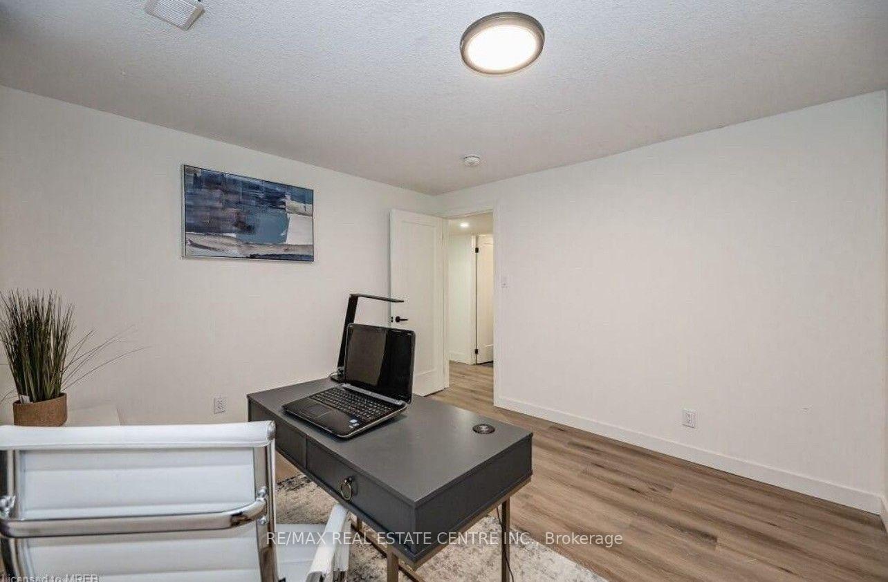 Photo 7 of Unit lower, 136 The Country Way, Kitchener, Country Hills — HOMEH
