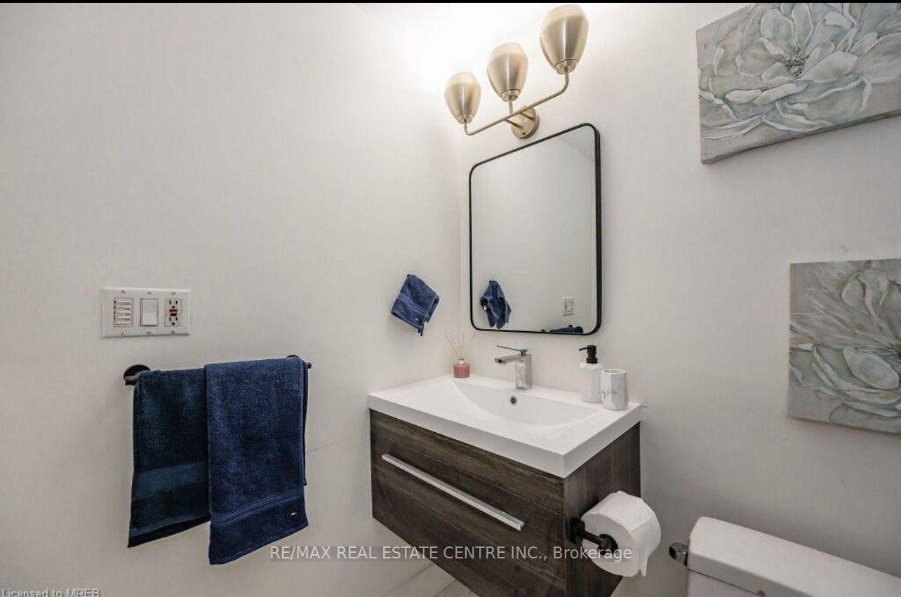 Photo 13 of Unit lower, 136 The Country Way, Kitchener, Country Hills — HOMEH